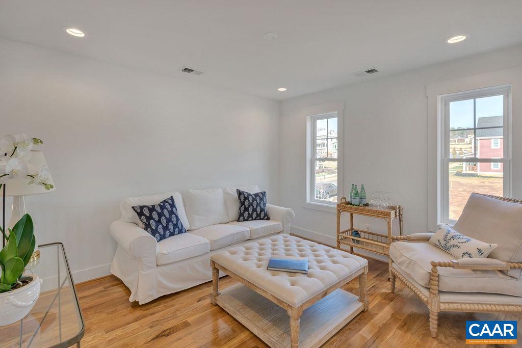 SPRING CREEK - Residential