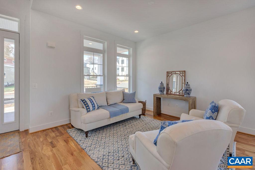 SPRING CREEK - Residential