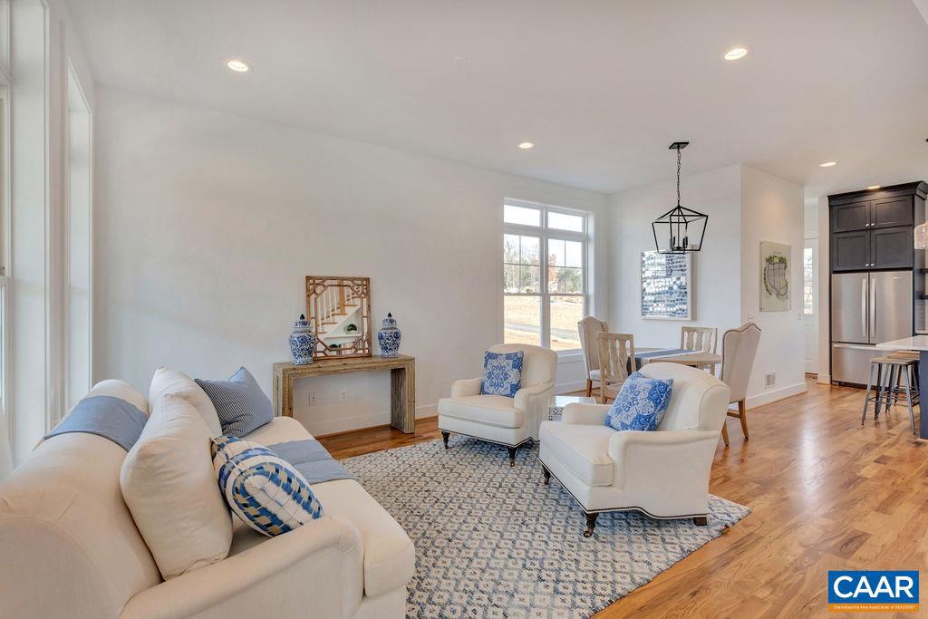 SPRING CREEK - Residential