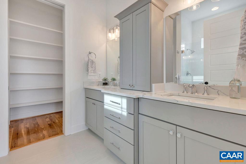 SPRING CREEK - Residential