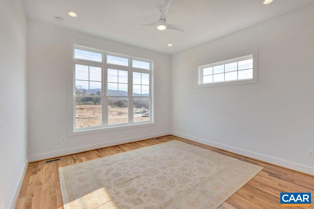 SPRING CREEK - Residential