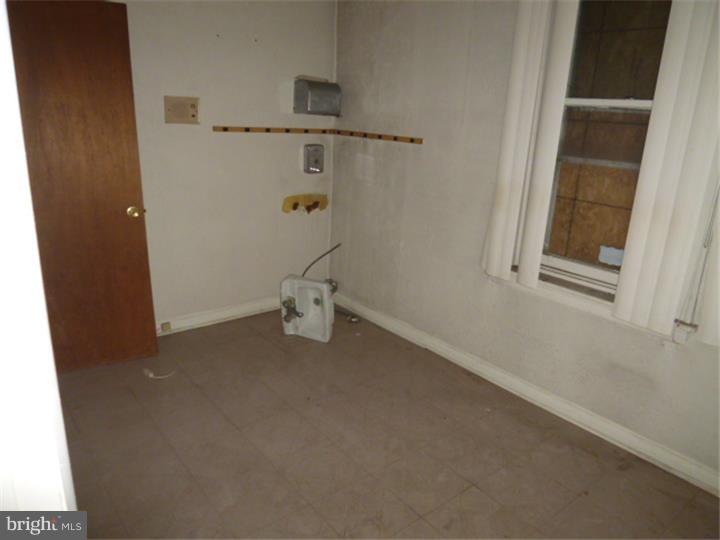 UNIVERSITY CITY - Commercial Sale
