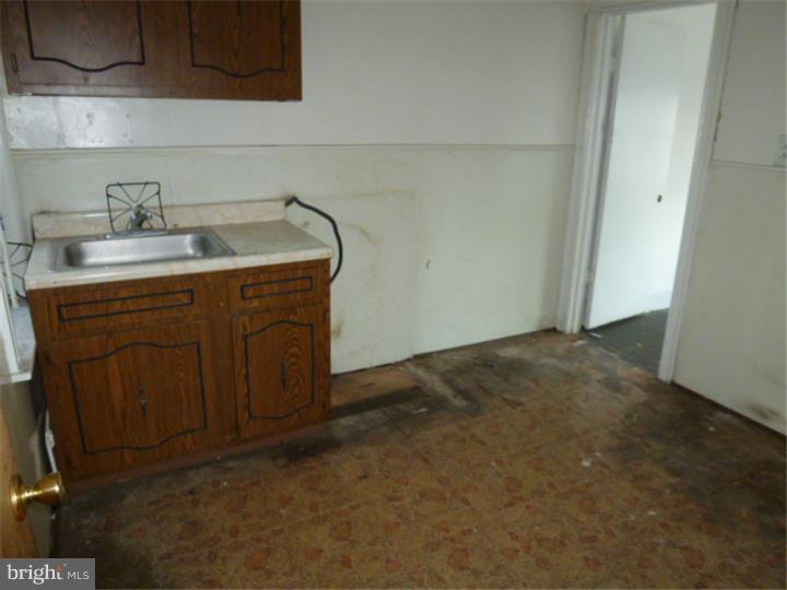 UNIVERSITY CITY - Commercial Sale