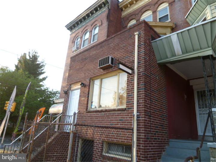 UNIVERSITY CITY - Commercial Sale
