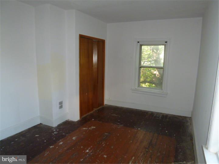 UNIVERSITY CITY - Commercial Sale