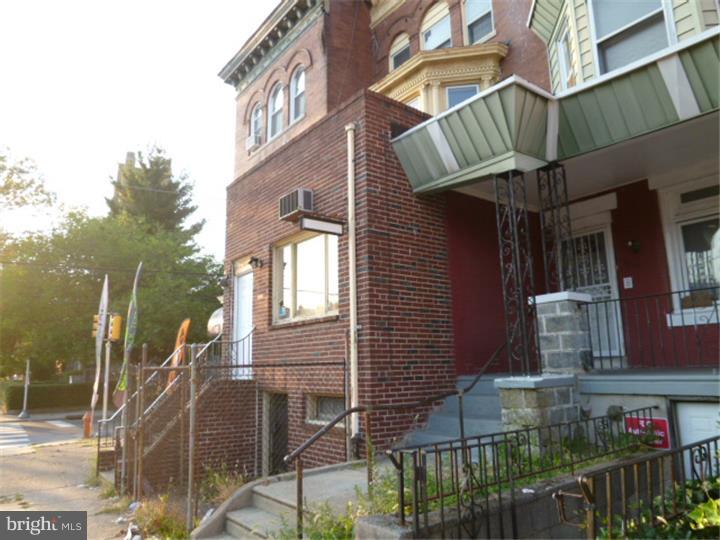 UNIVERSITY CITY - Commercial Sale