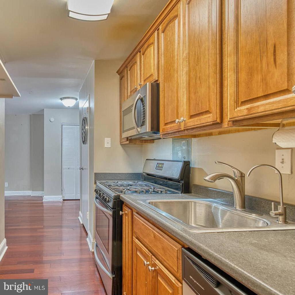 PAVILION ON THE PARK - Residential