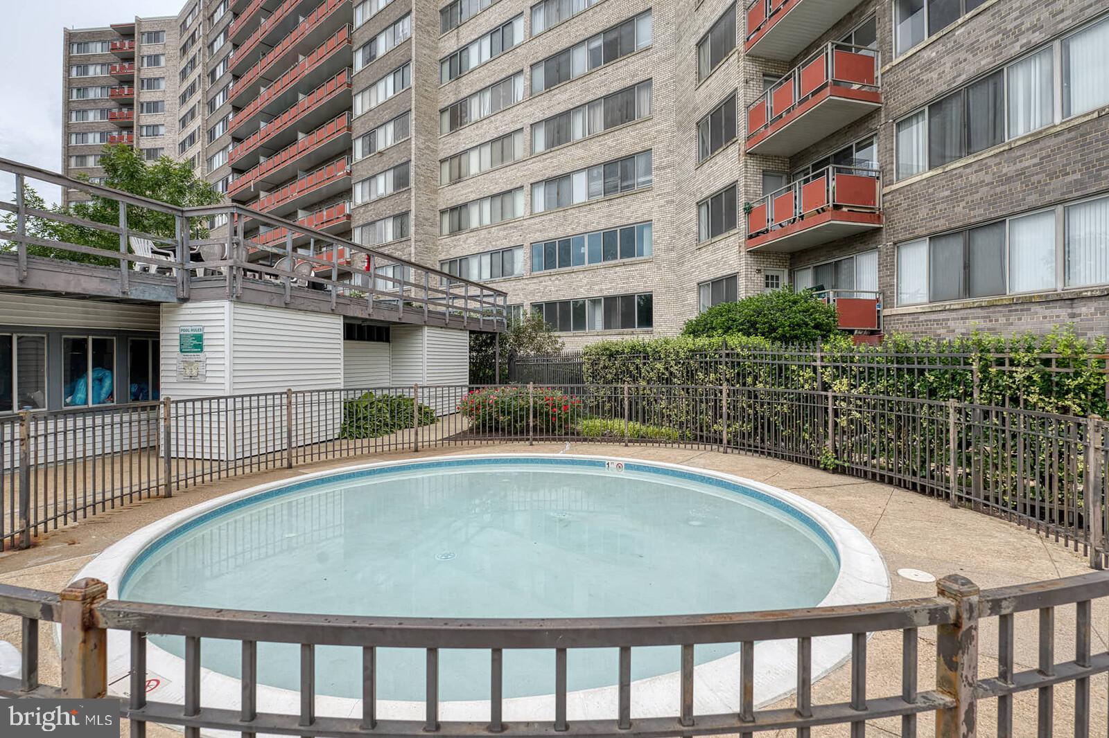 PAVILION ON THE PARK - Residential