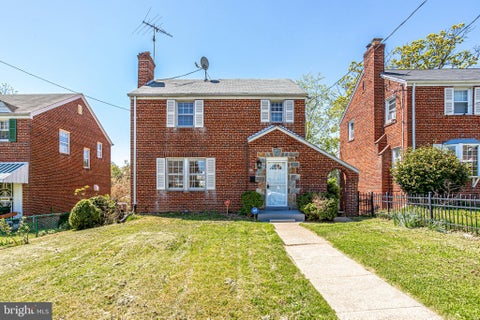 Photo of 1807 41st Place SE, WASHINGTON, DC 20020 (MLS # DCDC2262186)