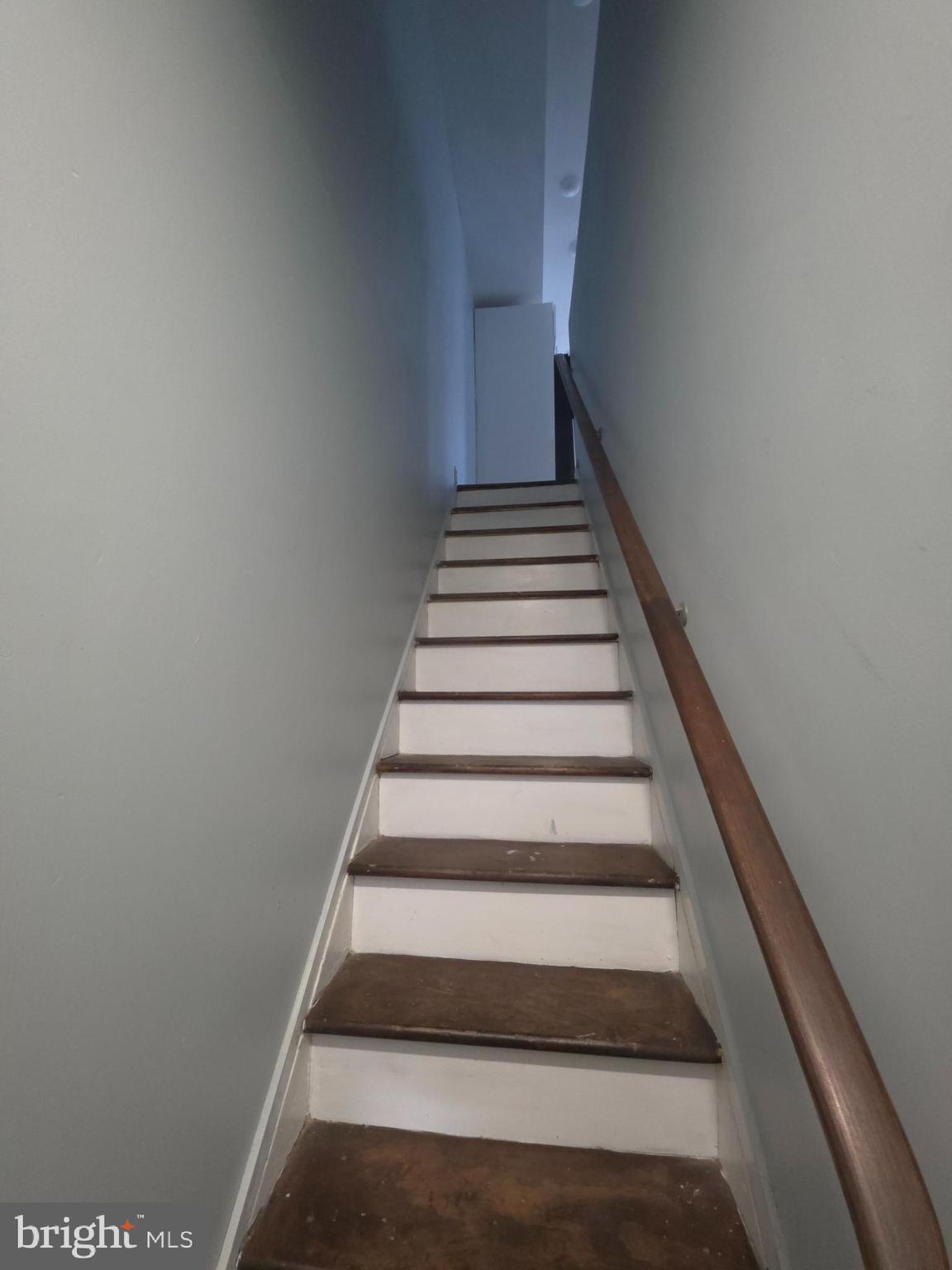 1135 W SOMERSET STREET 2