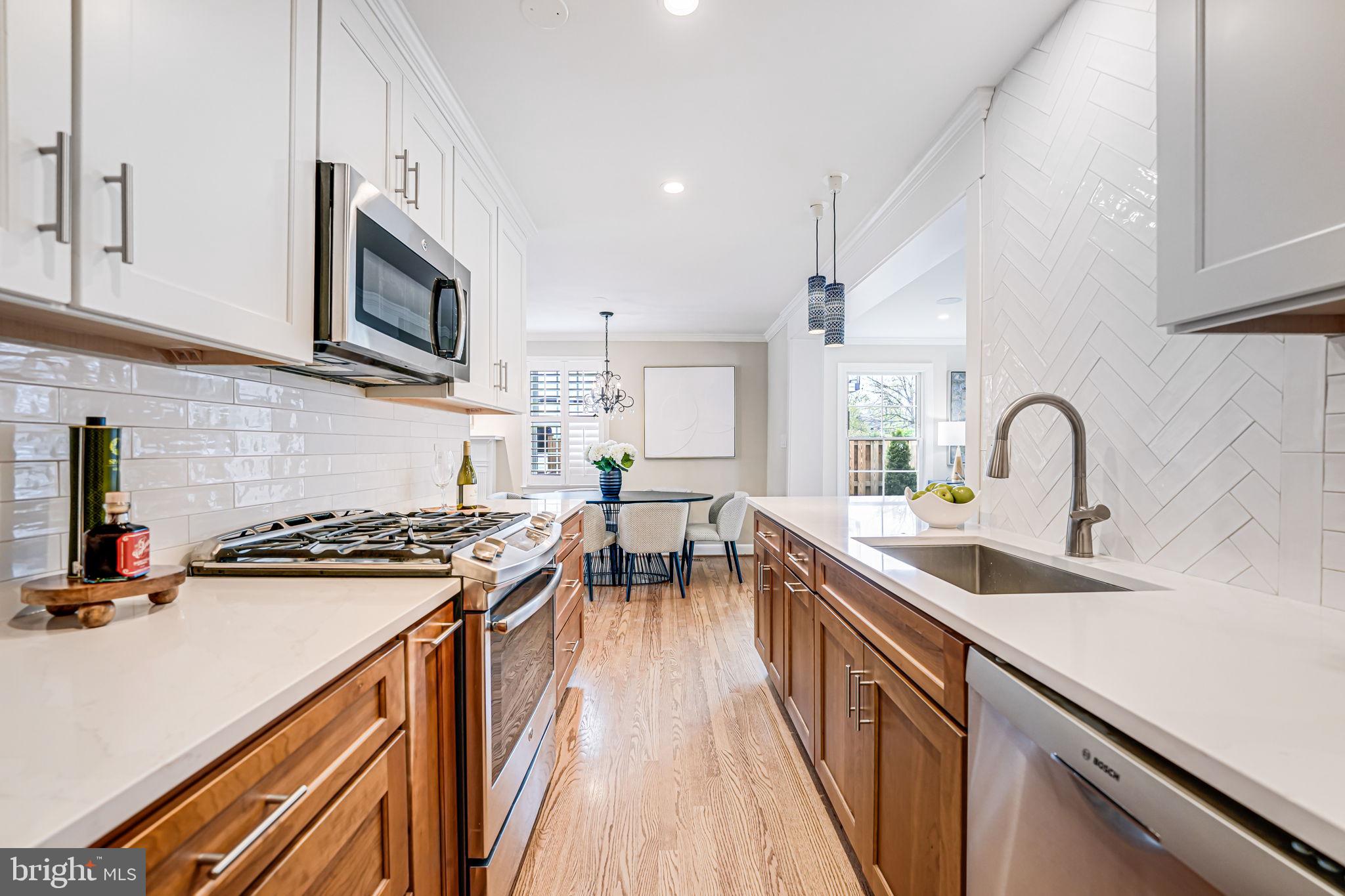 ARLINGTON HEIGHTS - Residential