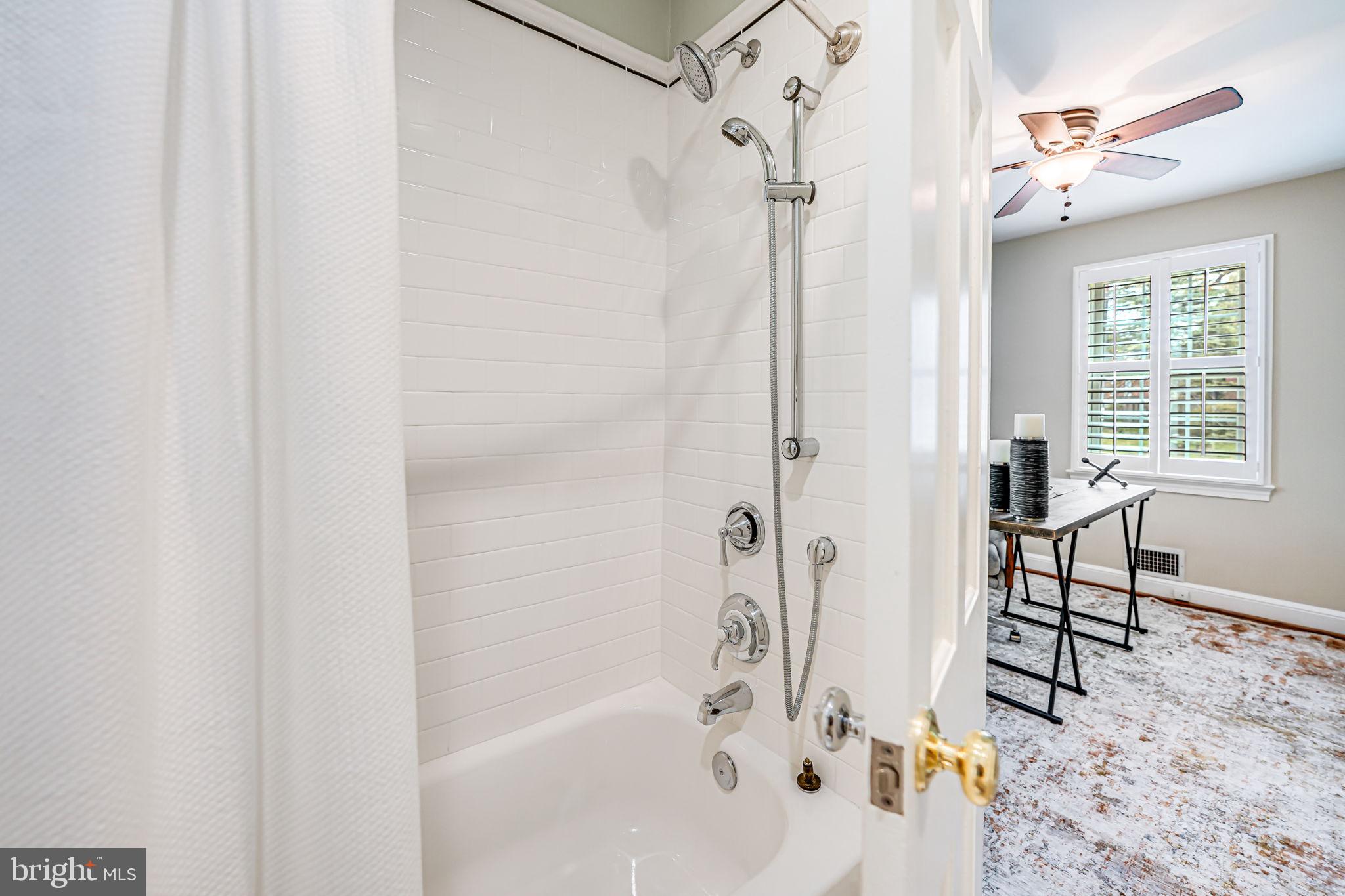 ARLINGTON HEIGHTS - Residential