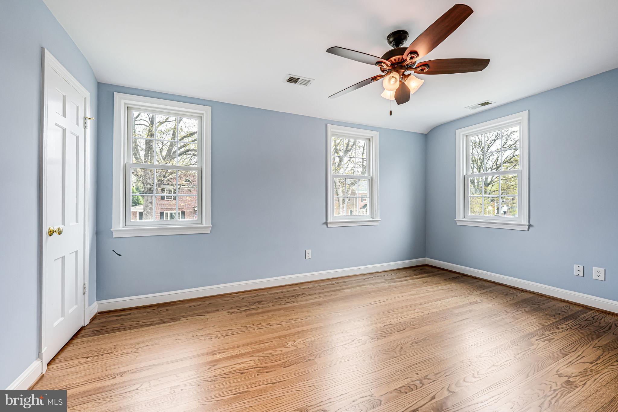 ARLINGTON HEIGHTS - Residential