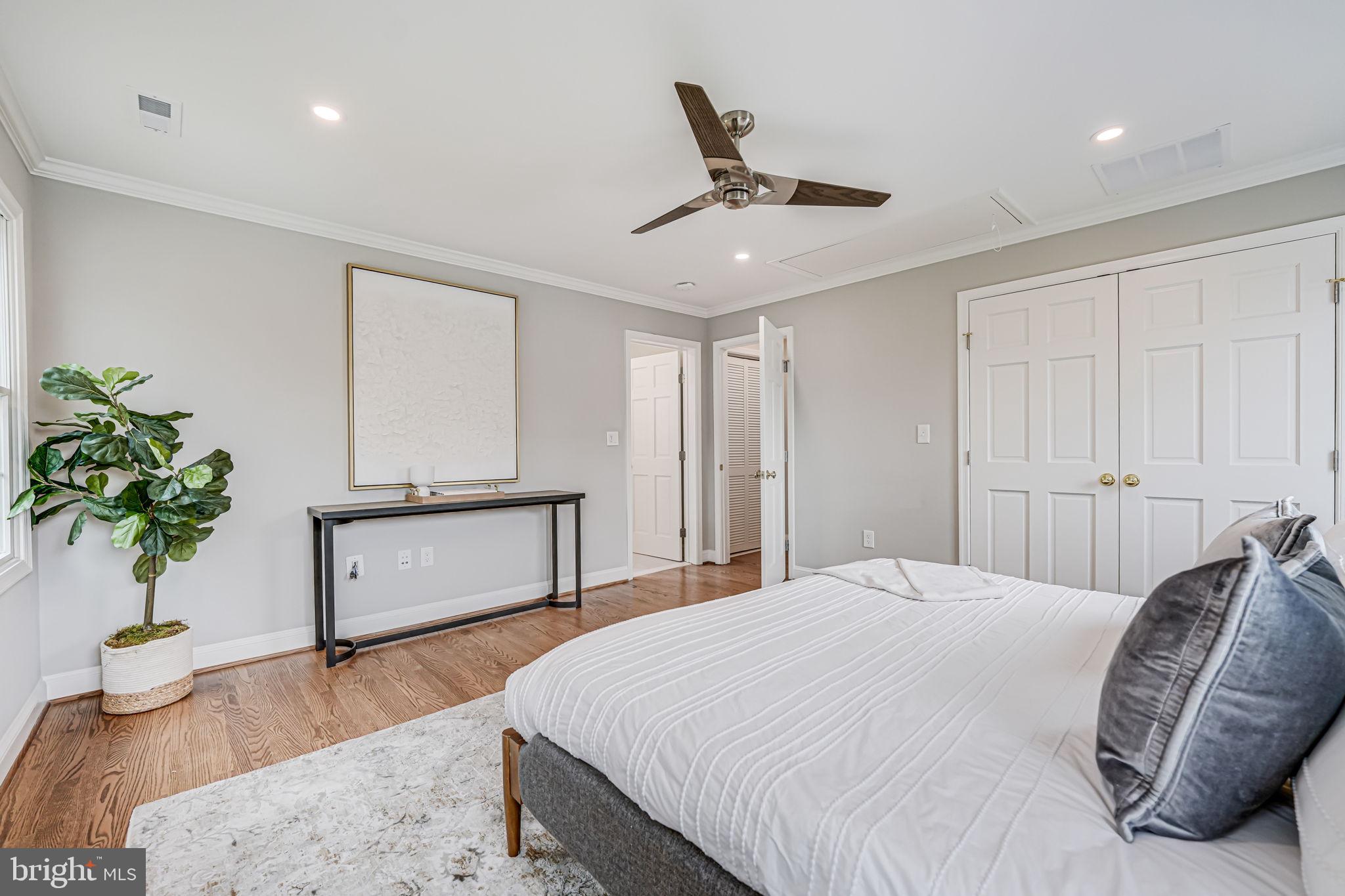 ARLINGTON HEIGHTS - Residential