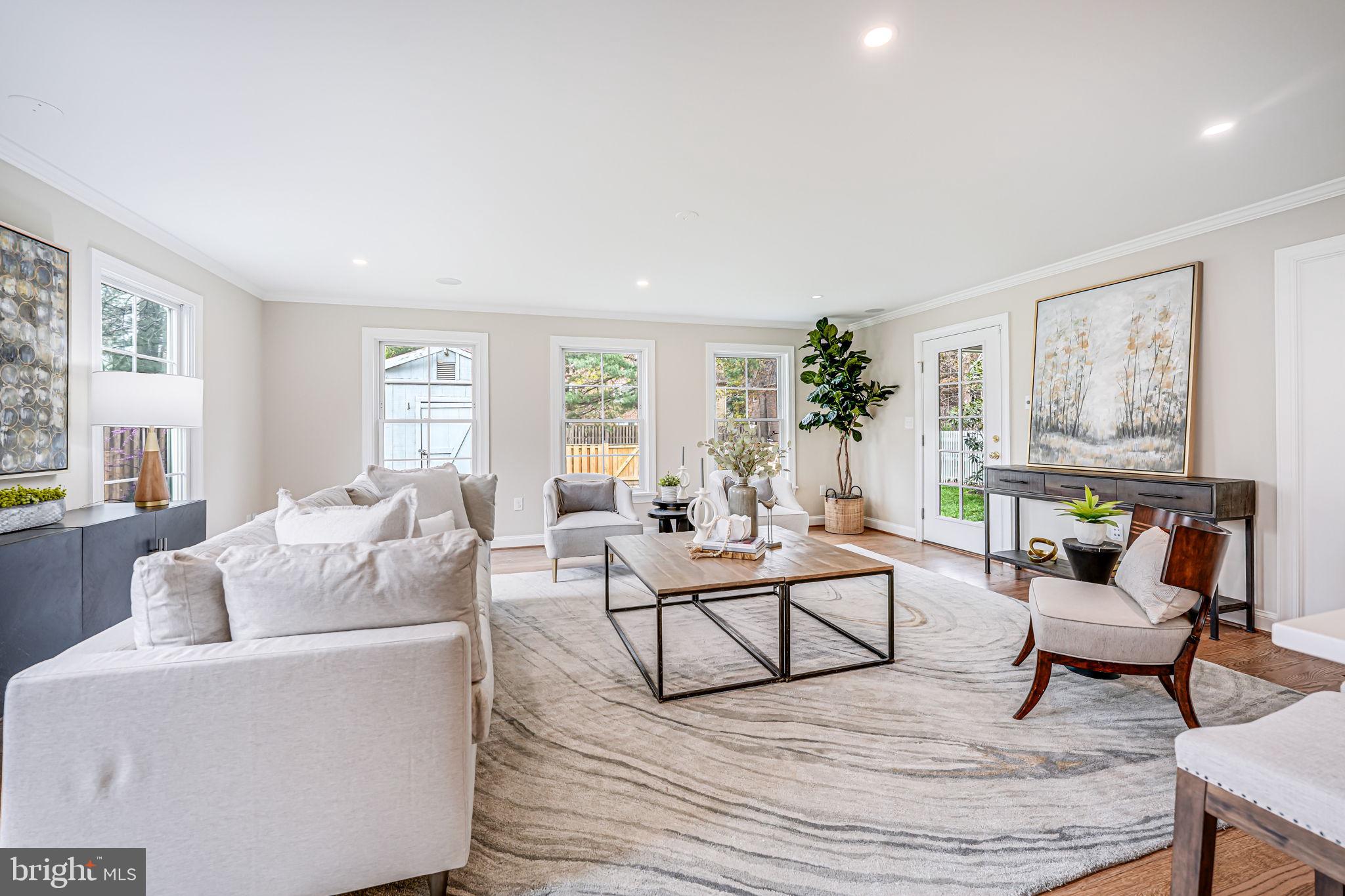 ARLINGTON HEIGHTS - Residential