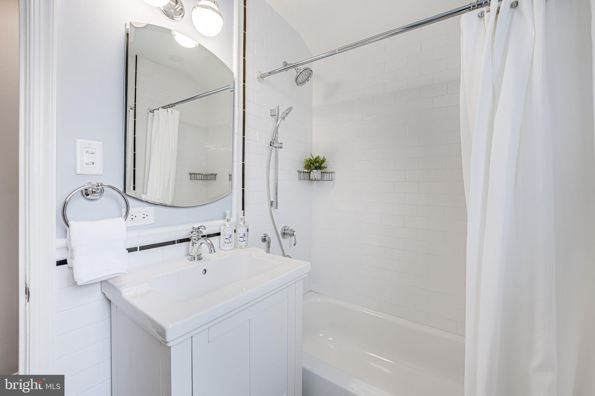 ARLINGTON HEIGHTS - Residential