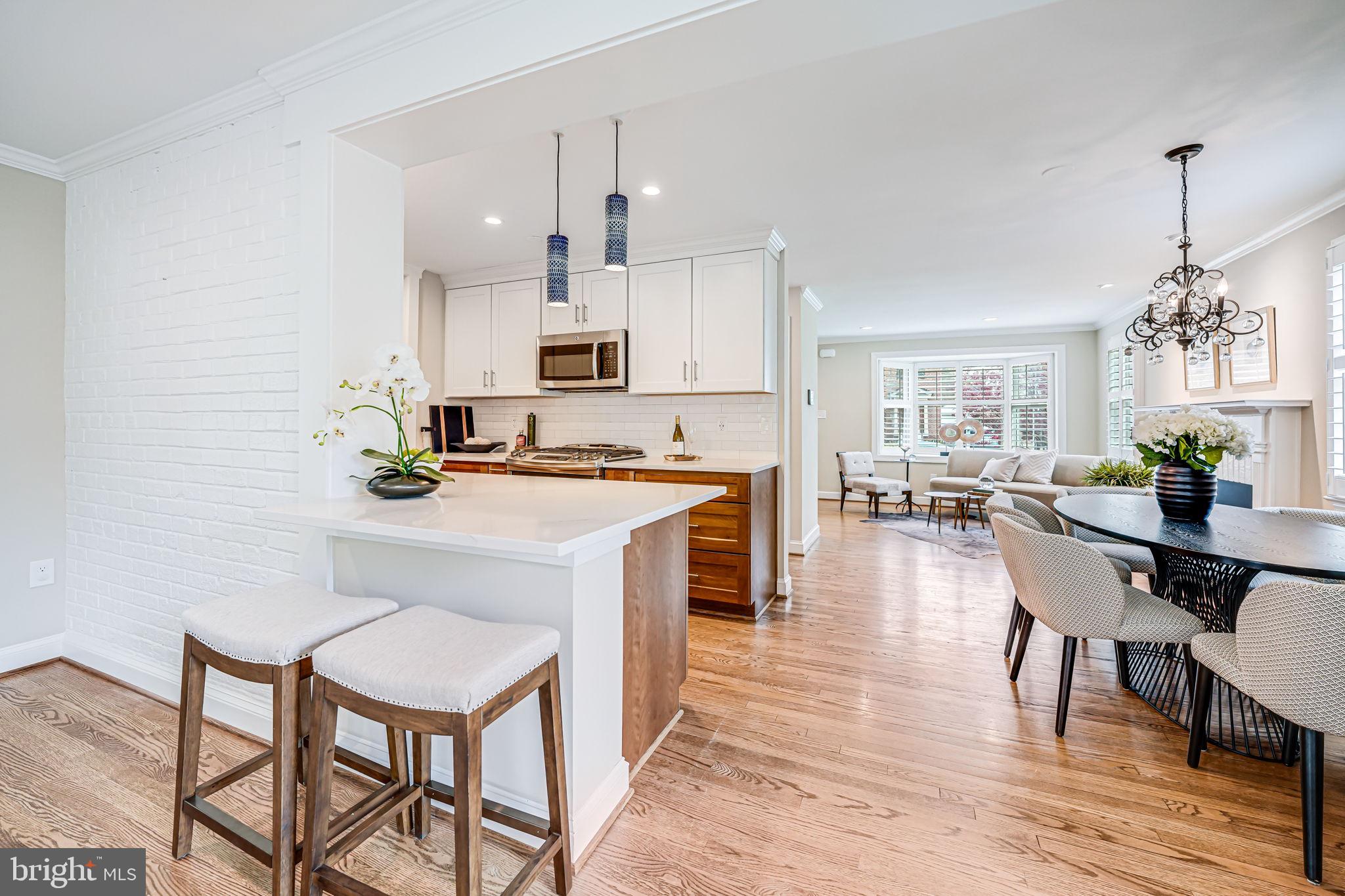 ARLINGTON HEIGHTS - Residential