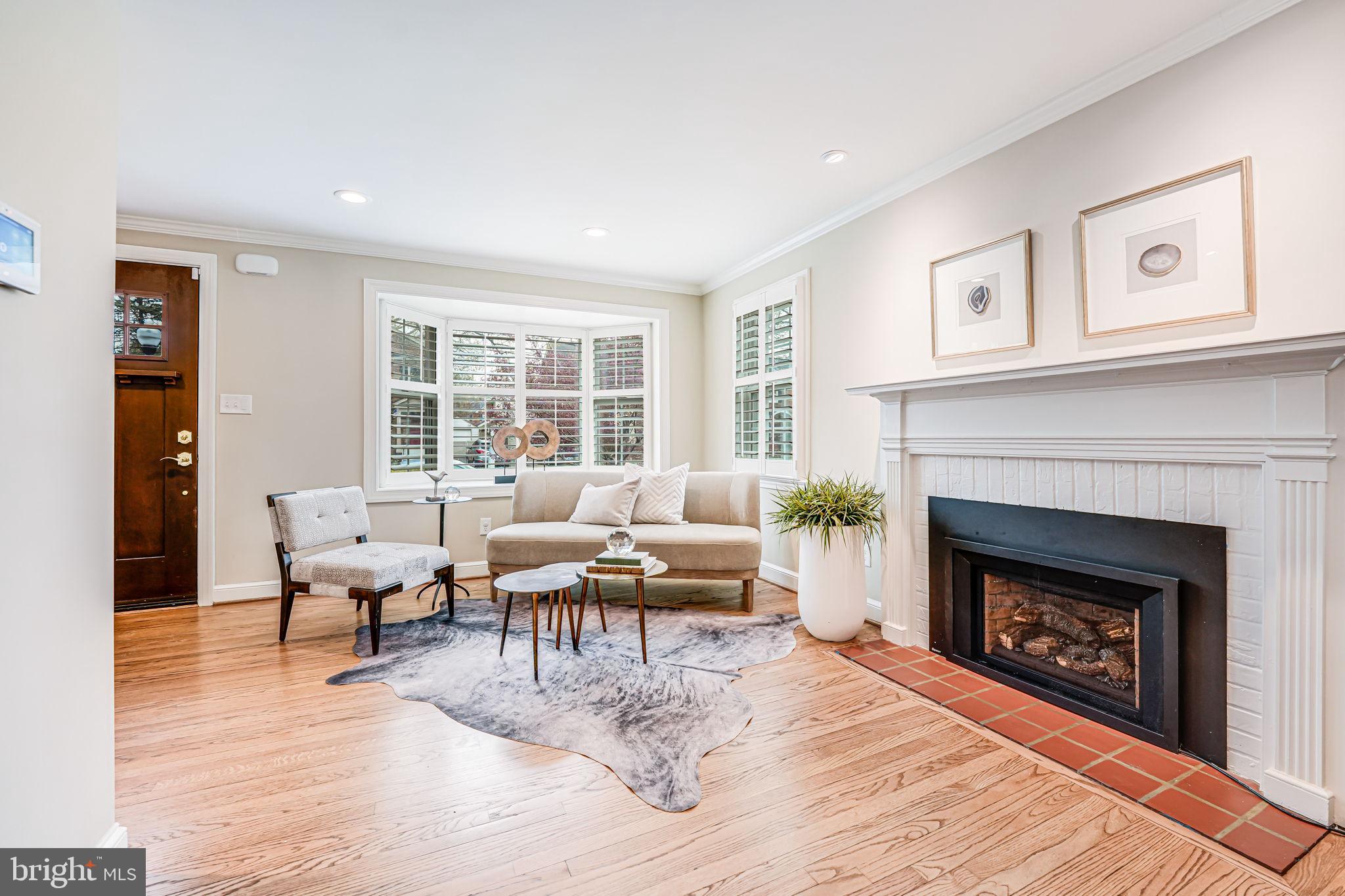 ARLINGTON HEIGHTS - Residential