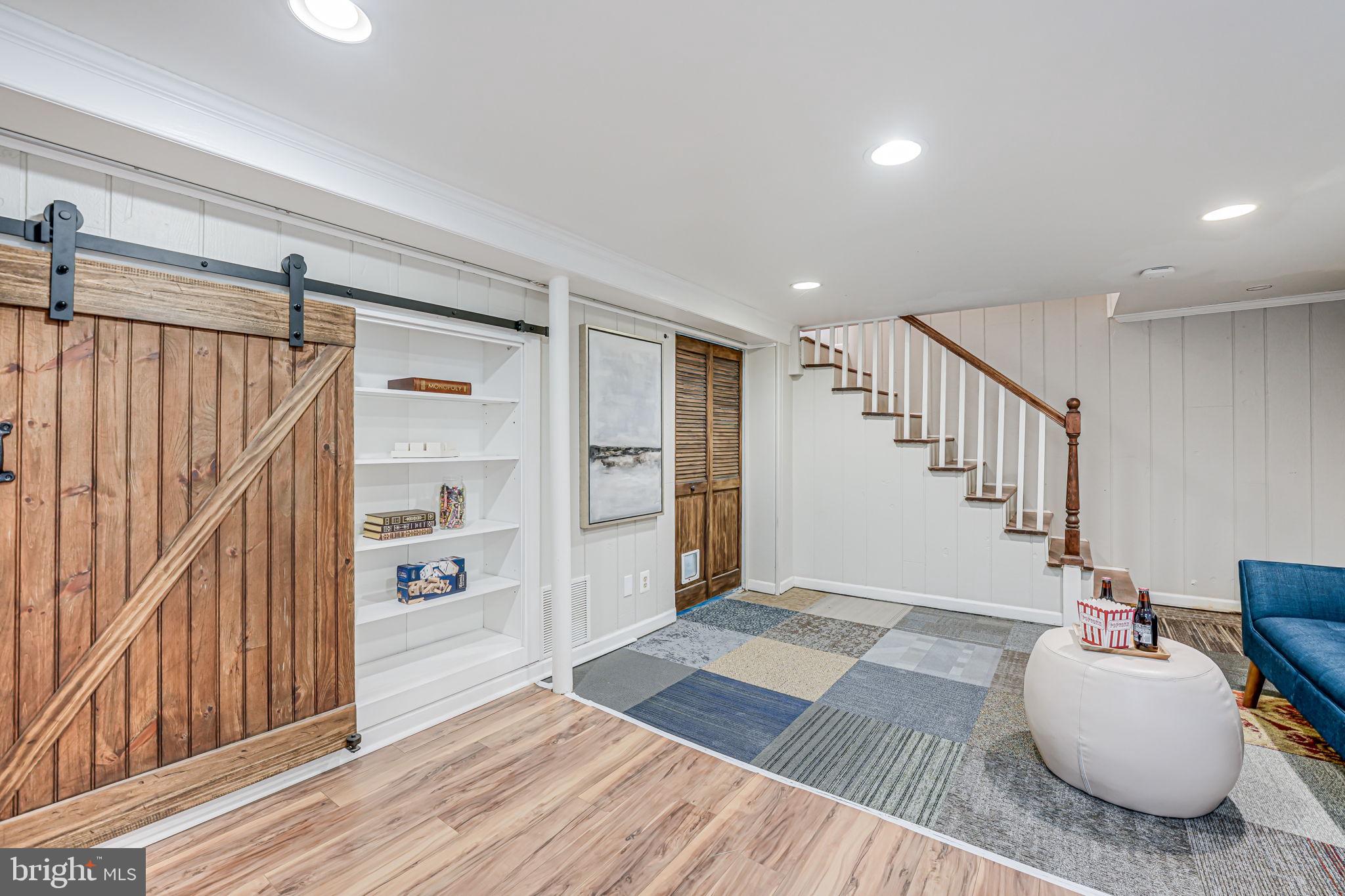 ARLINGTON HEIGHTS - Residential