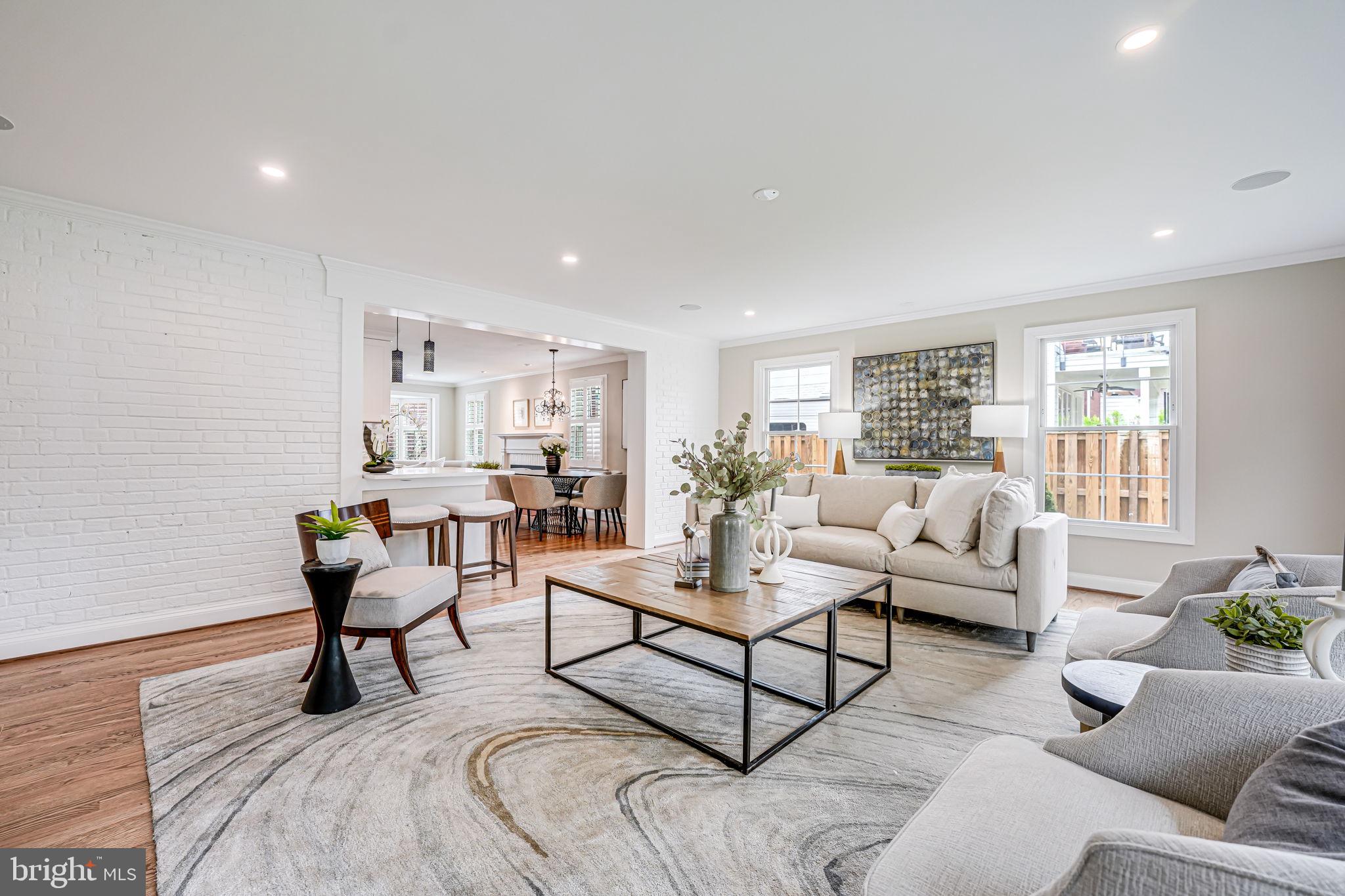 ARLINGTON HEIGHTS - Residential