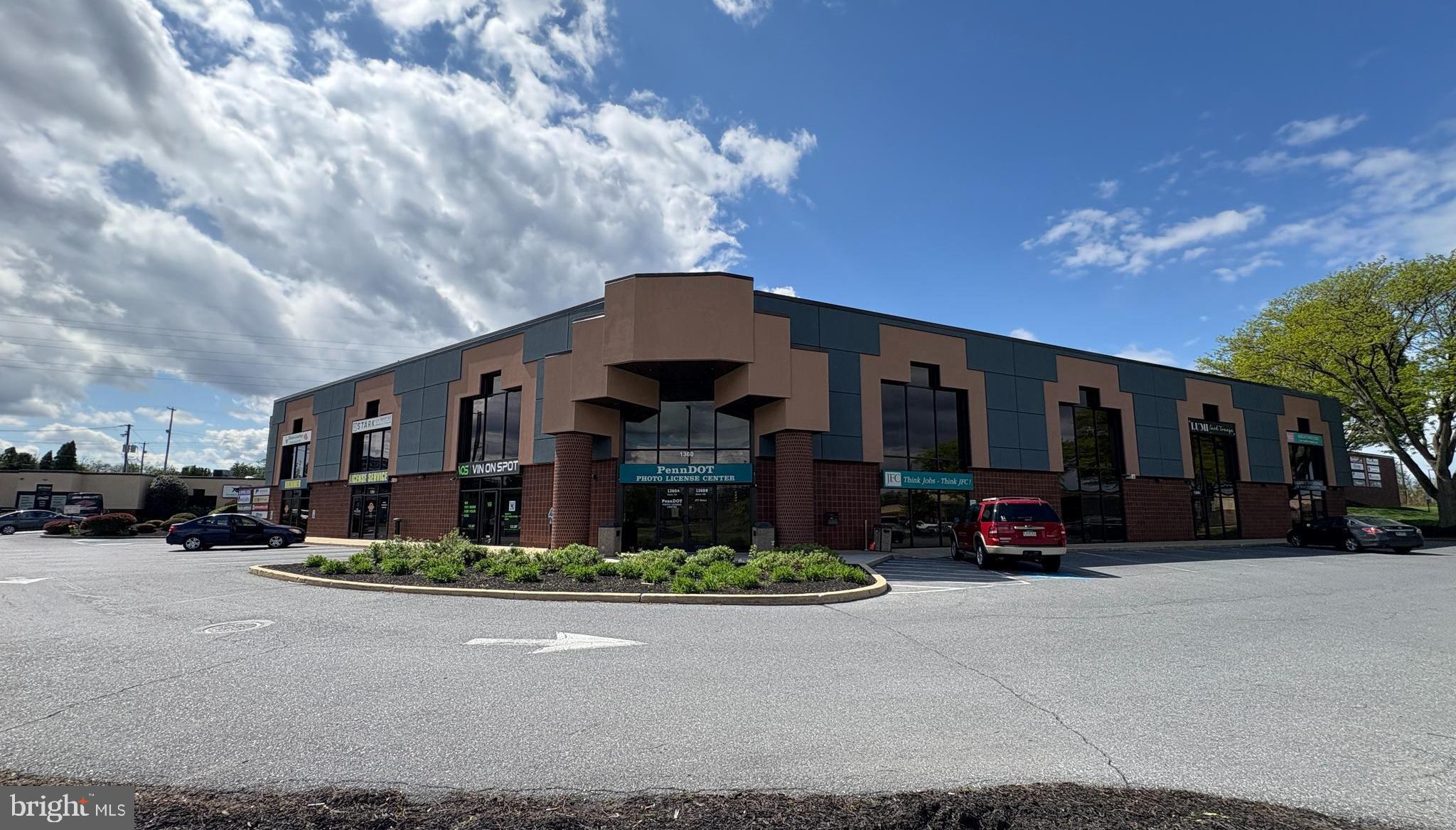 Photo 1 of 10 — 1360 HARRISBURG PIKE UNIT B, LANCASTER, PA 17601