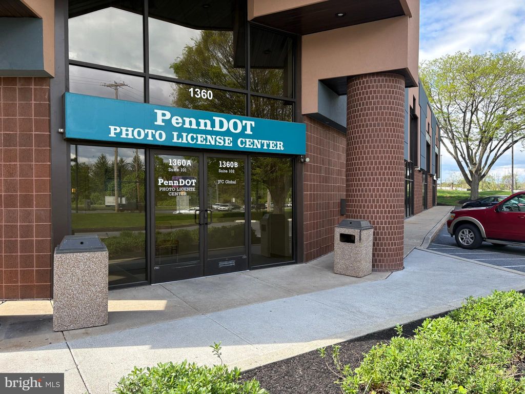 Photo of 1360 Harrisburg Pike #UNIT B, LANCASTER, PA 17601 (MLS # PALA2088502)