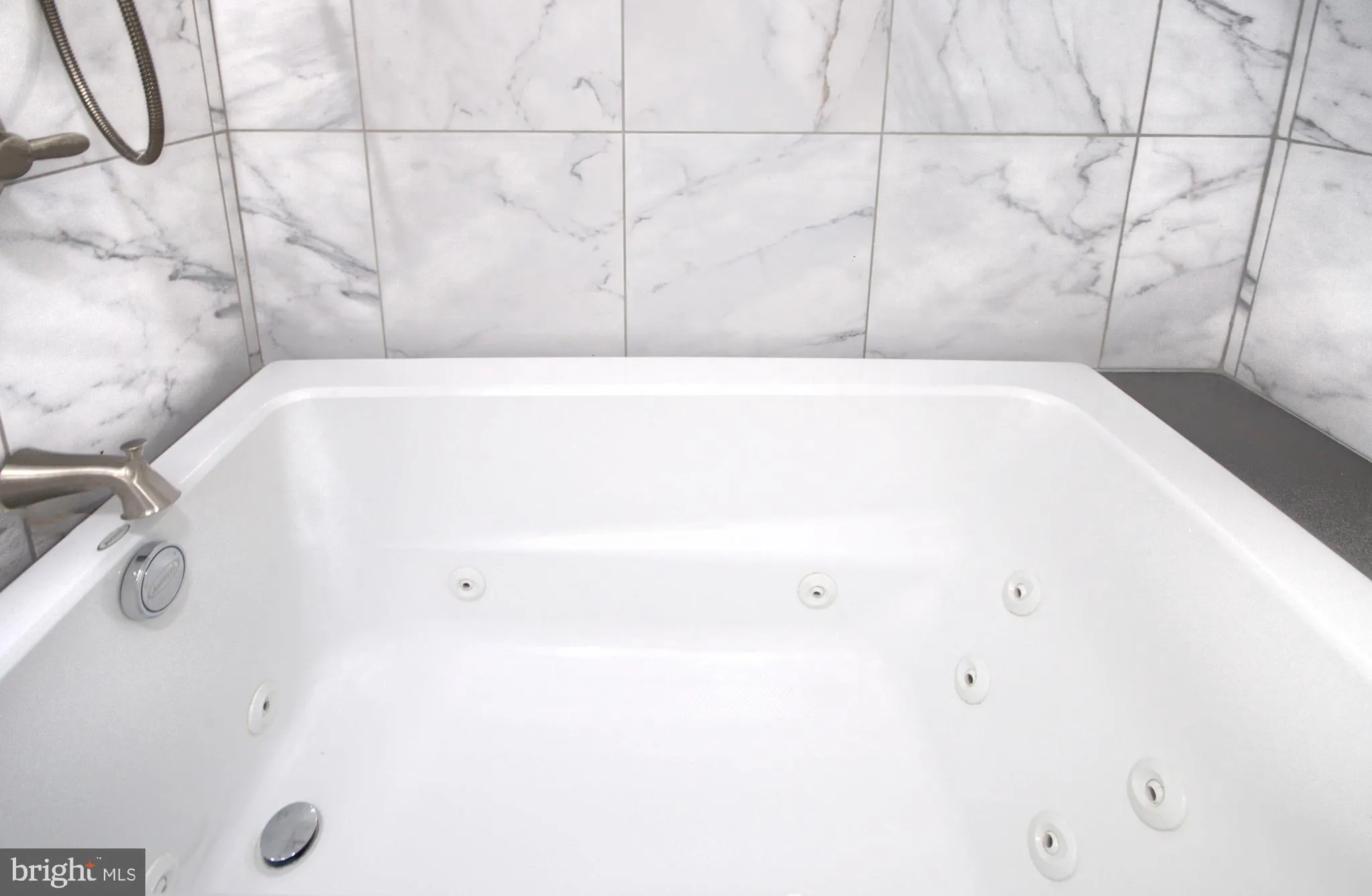 Millville, New Jersey 08332, United States, 3 Bedrooms Bedrooms, ,2 BathroomsBathrooms,Residential,Pending,21827