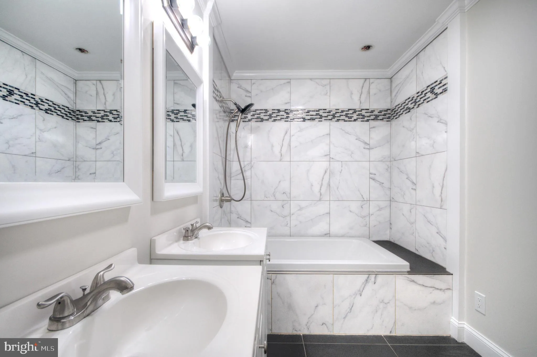 Millville, New Jersey 08332, United States, 3 Bedrooms Bedrooms, ,2 BathroomsBathrooms,Residential,Pending,21827