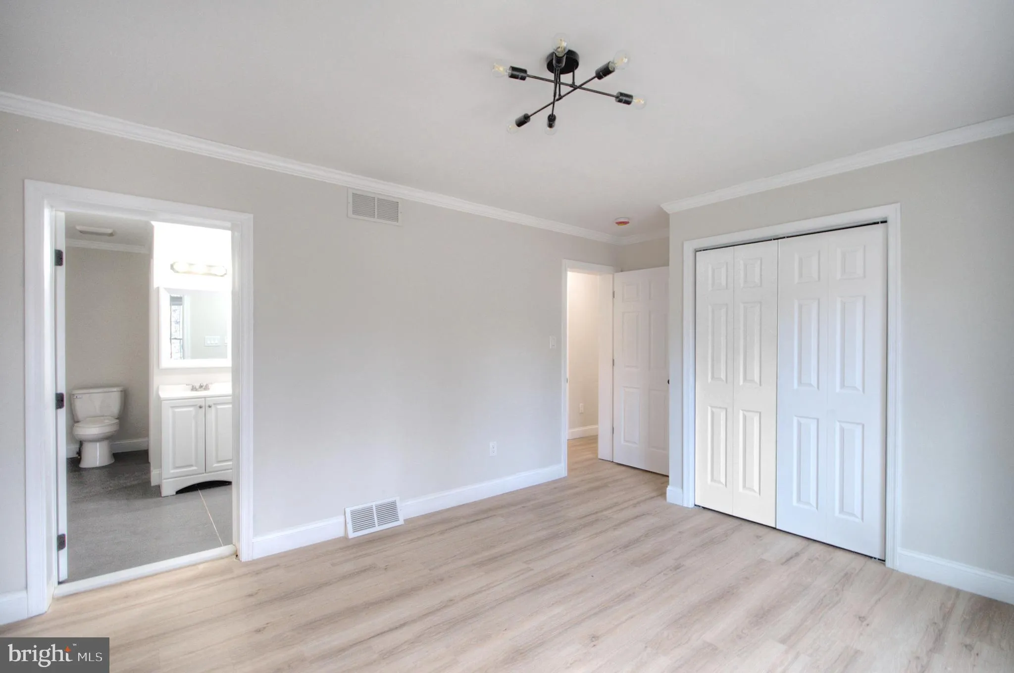 Millville, New Jersey 08332, United States, 3 Bedrooms Bedrooms, ,2 BathroomsBathrooms,Residential,Pending,21827