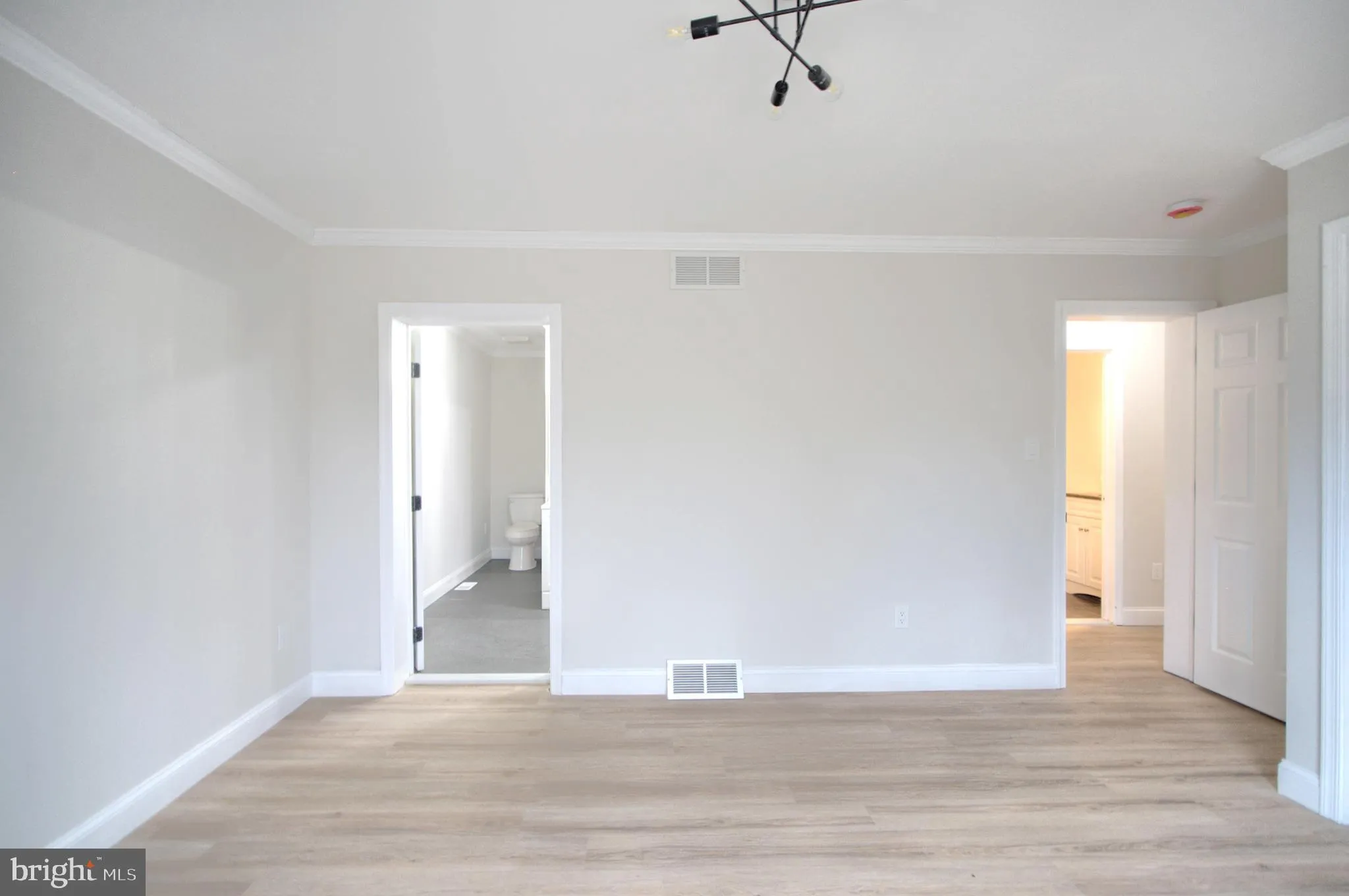 Millville, New Jersey 08332, United States, 3 Bedrooms Bedrooms, ,2 BathroomsBathrooms,Residential,Pending,21827