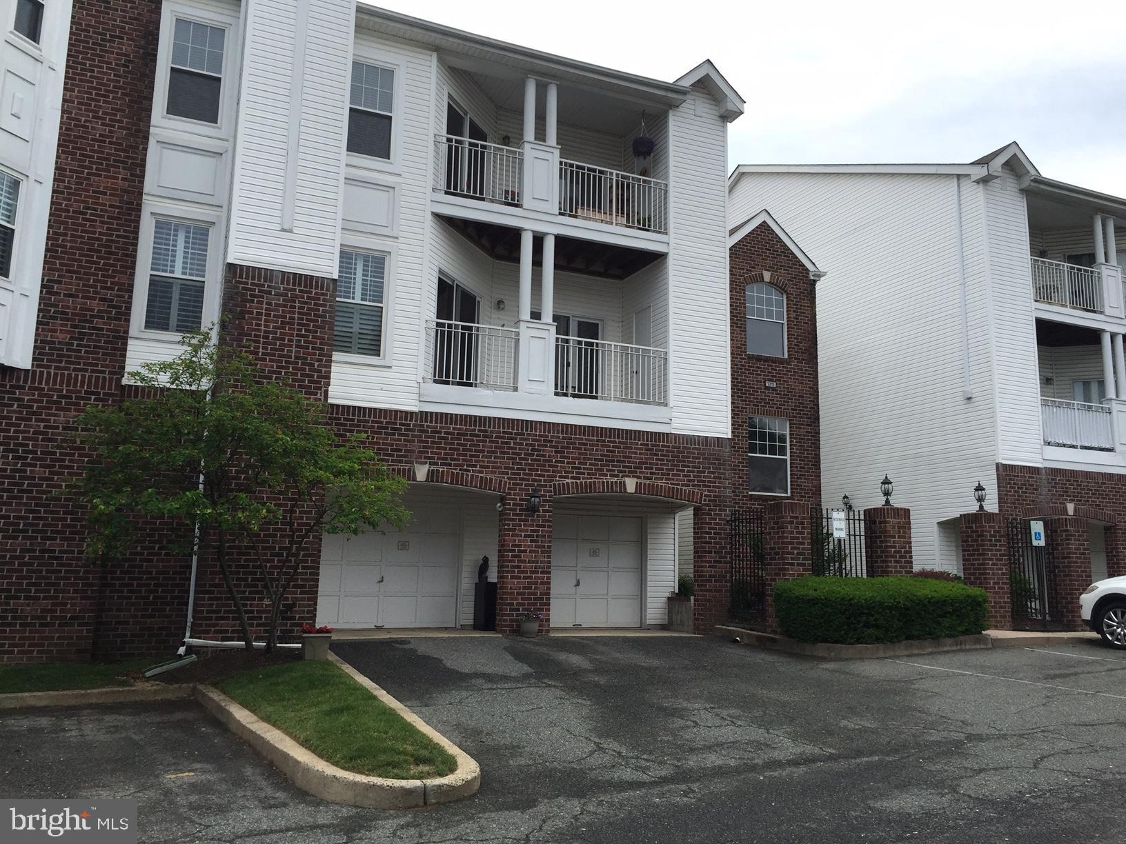 YOU HAVE GOT TO SEE THIS PLACE!! INCREDIBLE RENOVATION! UPGRADES GALORE! SUPERB QUALITY AND MODERN DESIGNER DETAILS! YOU WILL LOVE THIS CONDO! EASY SIDE ENTRANCE & PARKING* ONE CAR GARAGE WITH ADDITIONAL STORAGE COMES WITH UNIT: SHOW & SELL/ EASY ACCESS