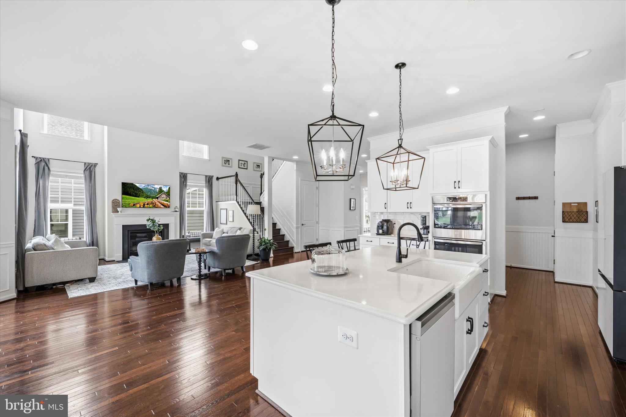 1114 LACONIAN STREET SE