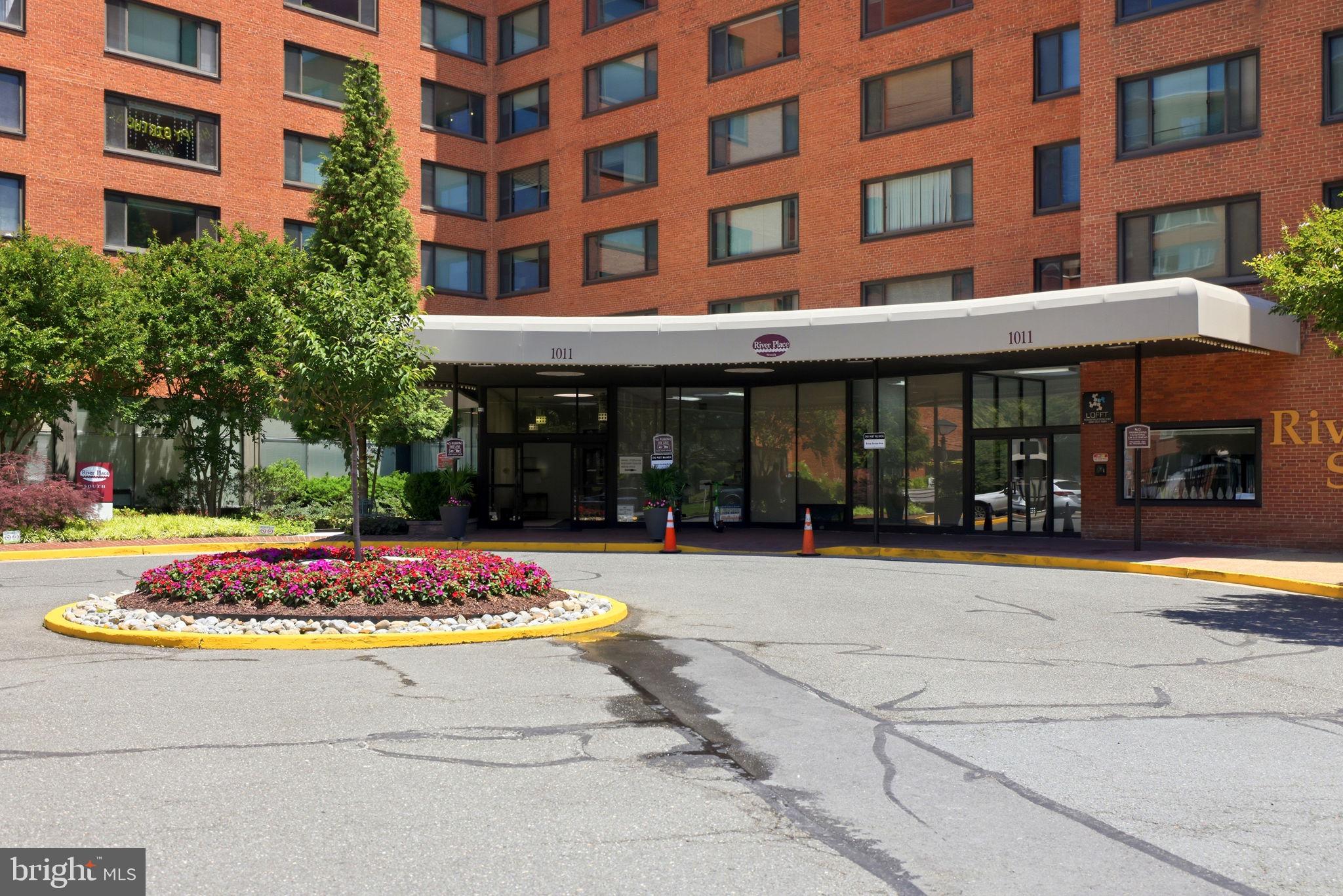 1011 ARLINGTON BOULEVARD 501
