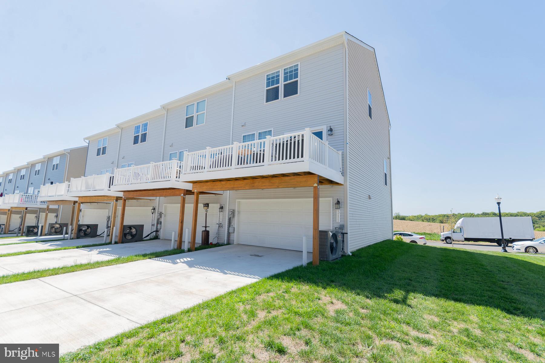 PRESIDENTS POINTE - Residential Lease