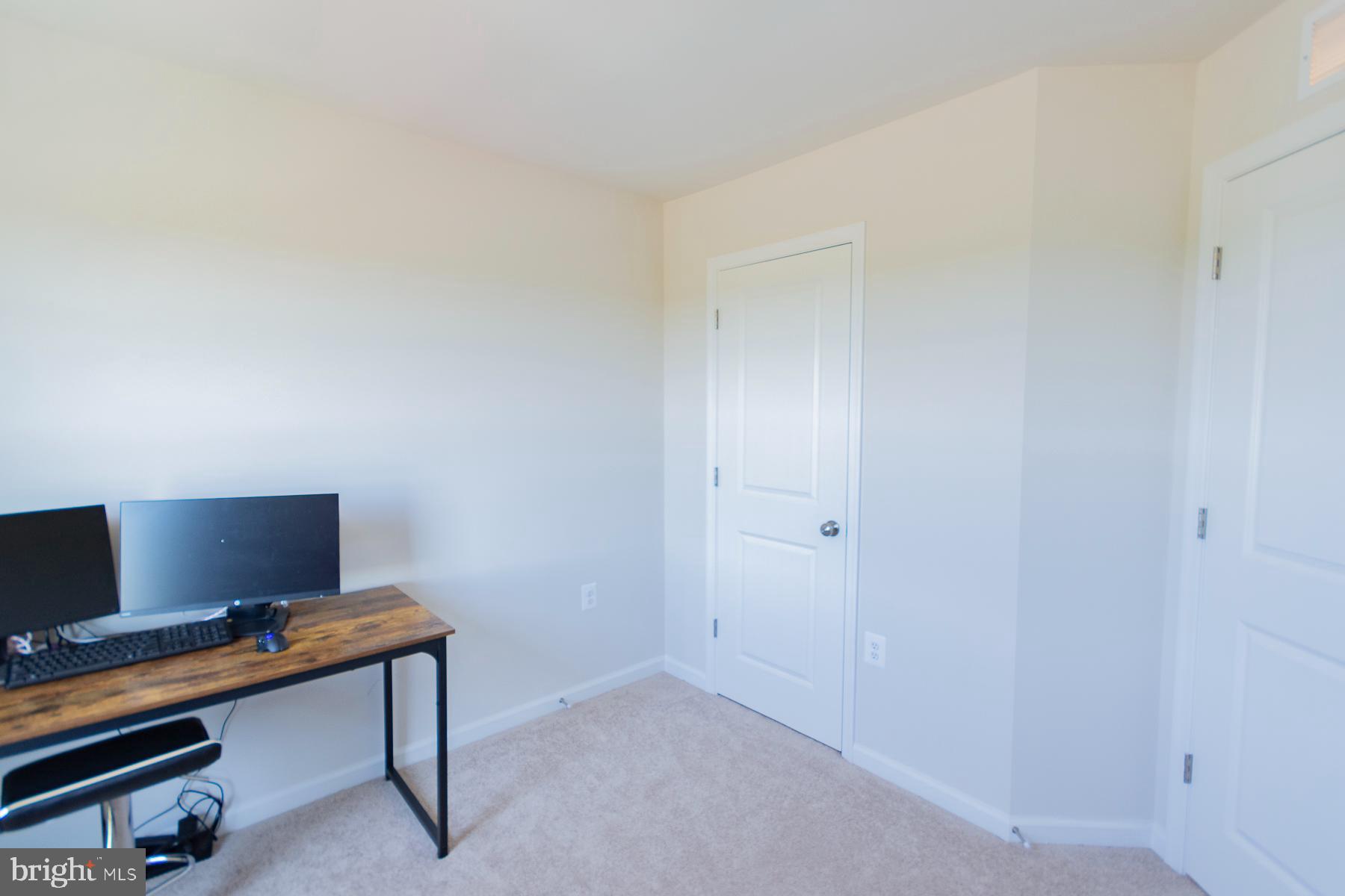 PRESIDENTS POINTE - Residential Lease