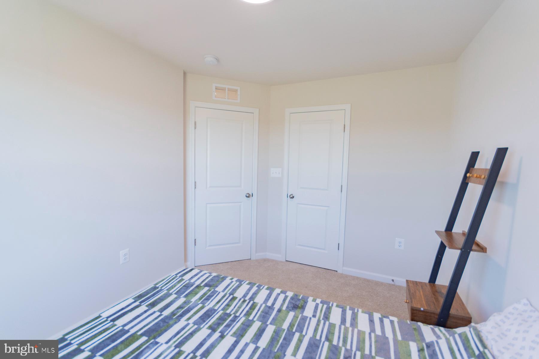 PRESIDENTS POINTE - Residential Lease