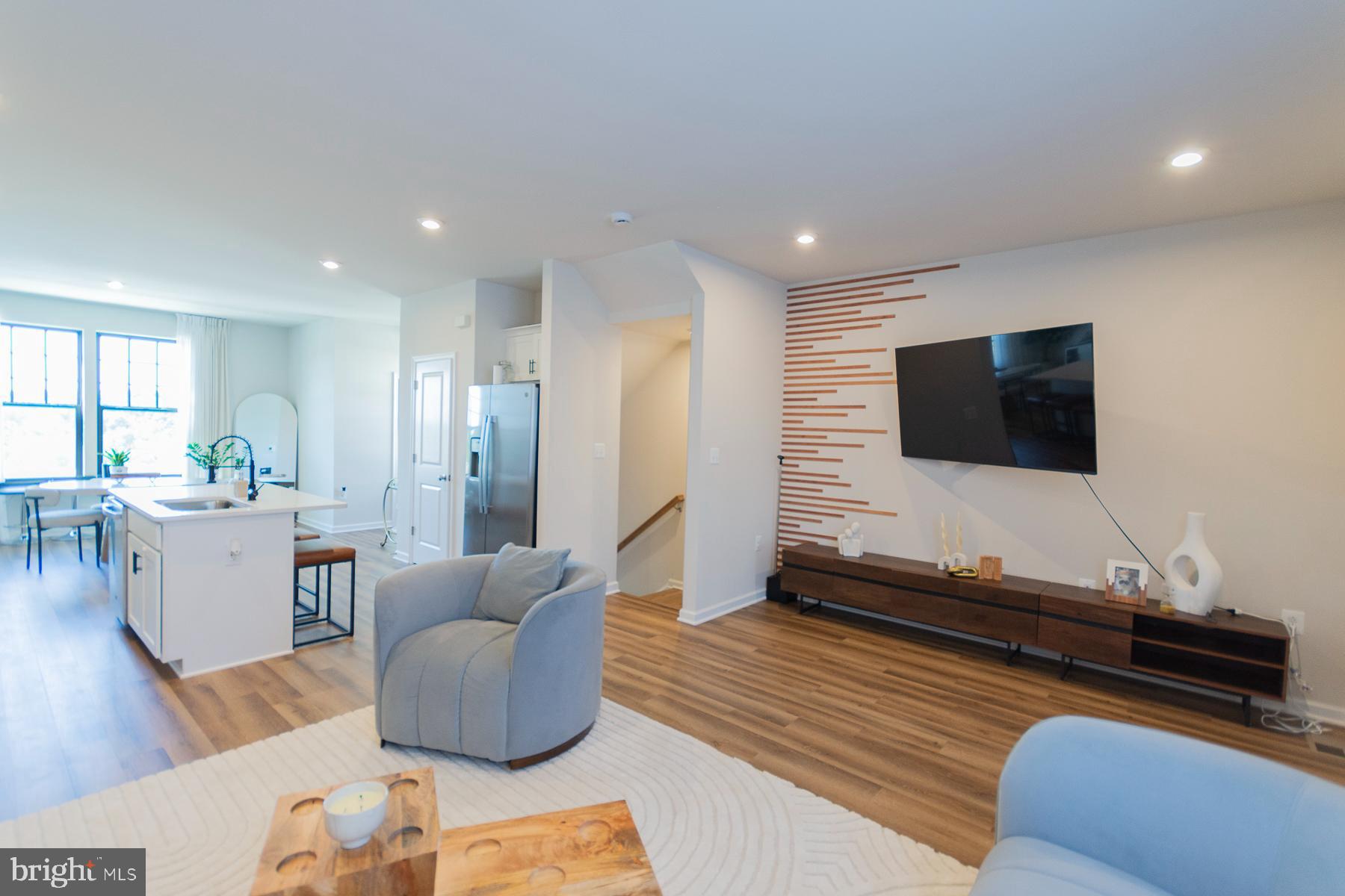 PRESIDENTS POINTE - Residential Lease