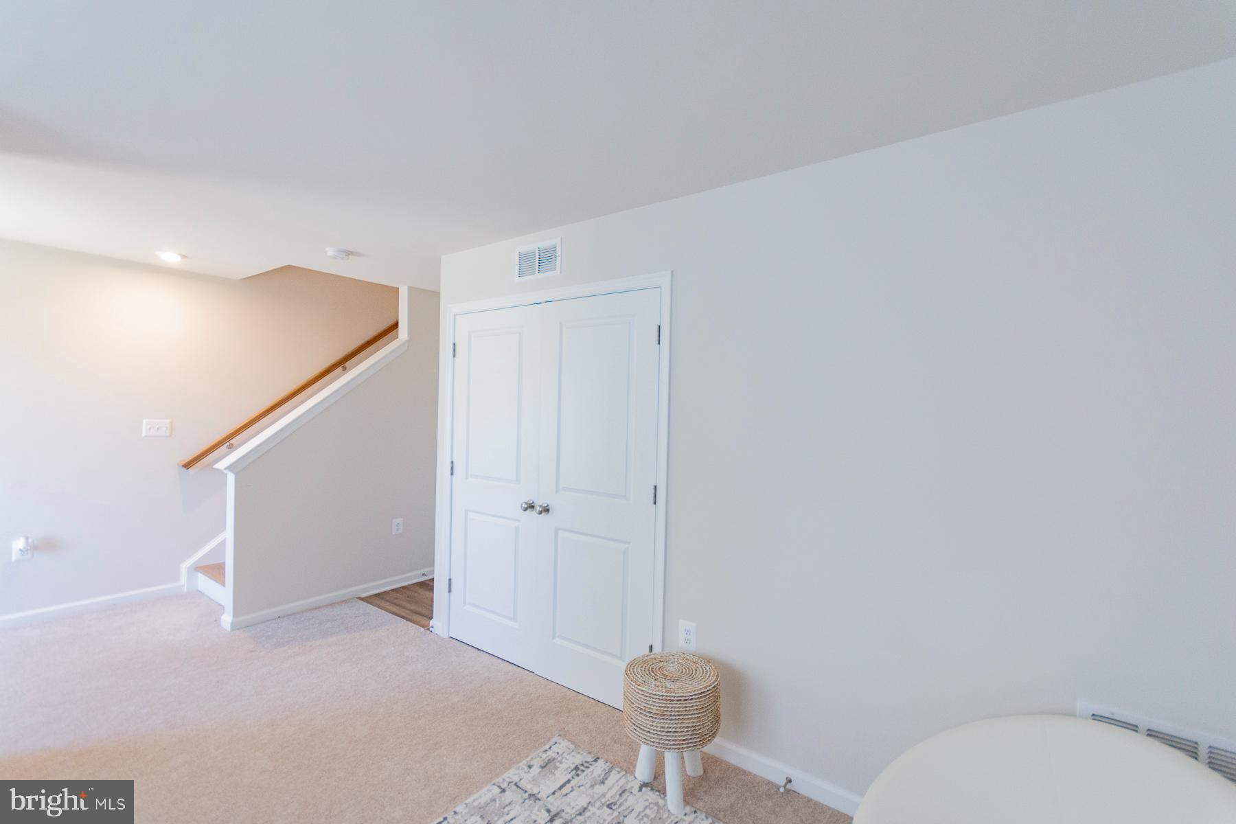 PRESIDENTS POINTE - Residential Lease