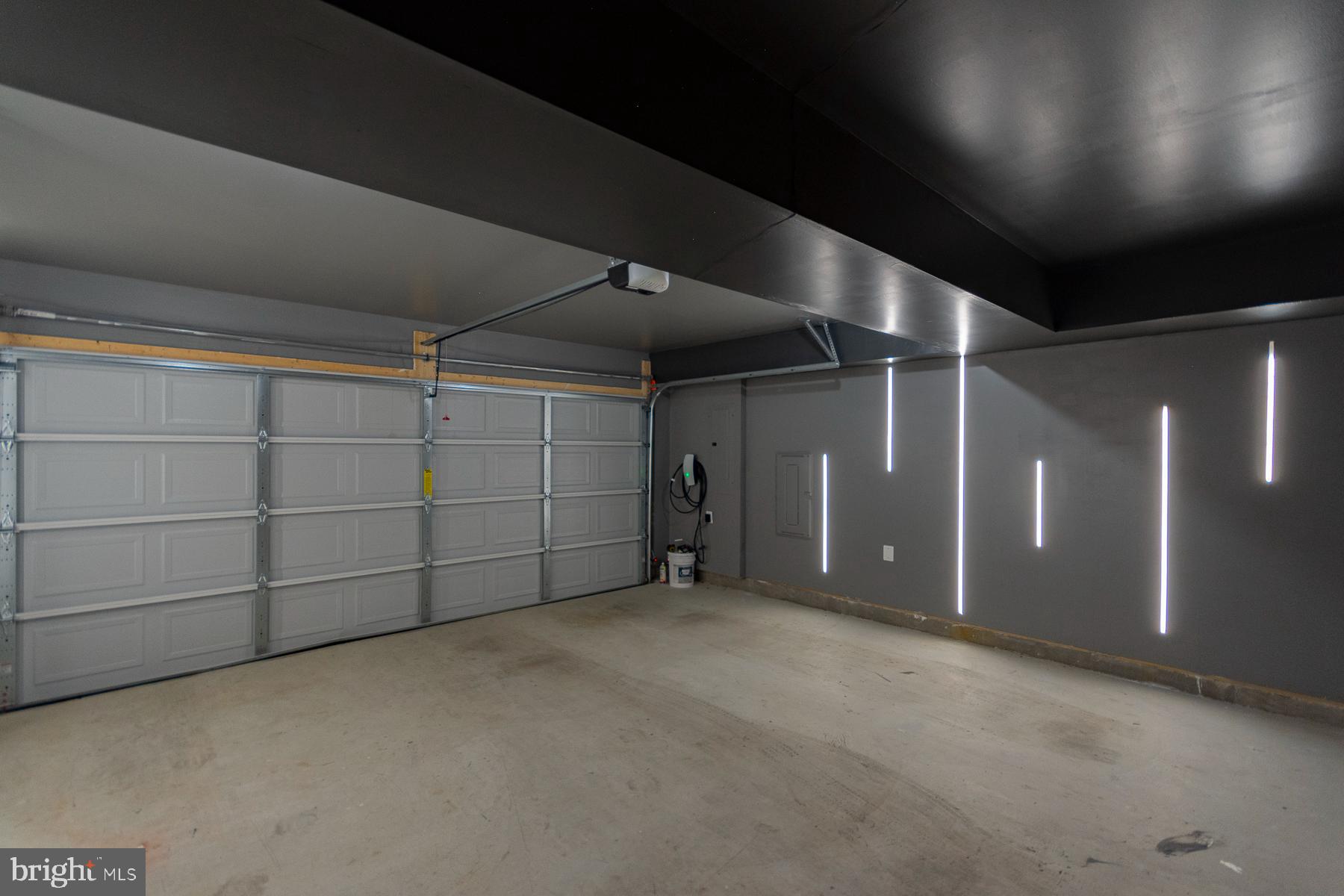 PRESIDENTS POINTE - Residential Lease