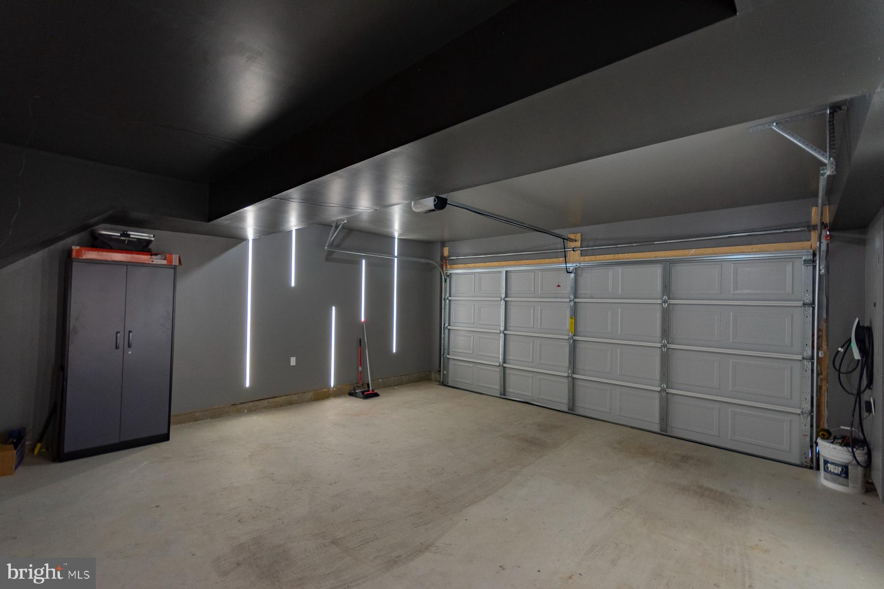 PRESIDENTS POINTE - Residential Lease