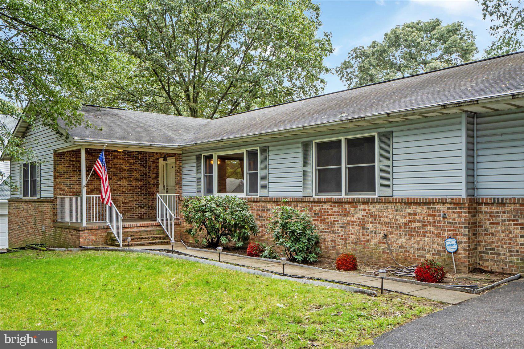 ELMHURST - Residential