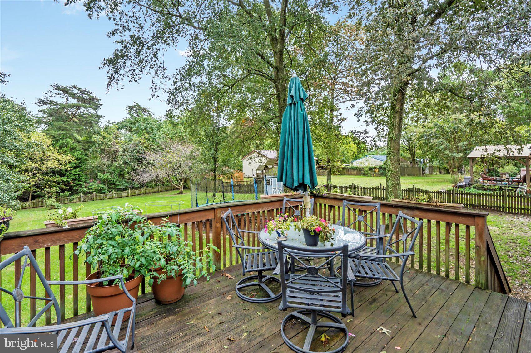 ELMHURST - Residential