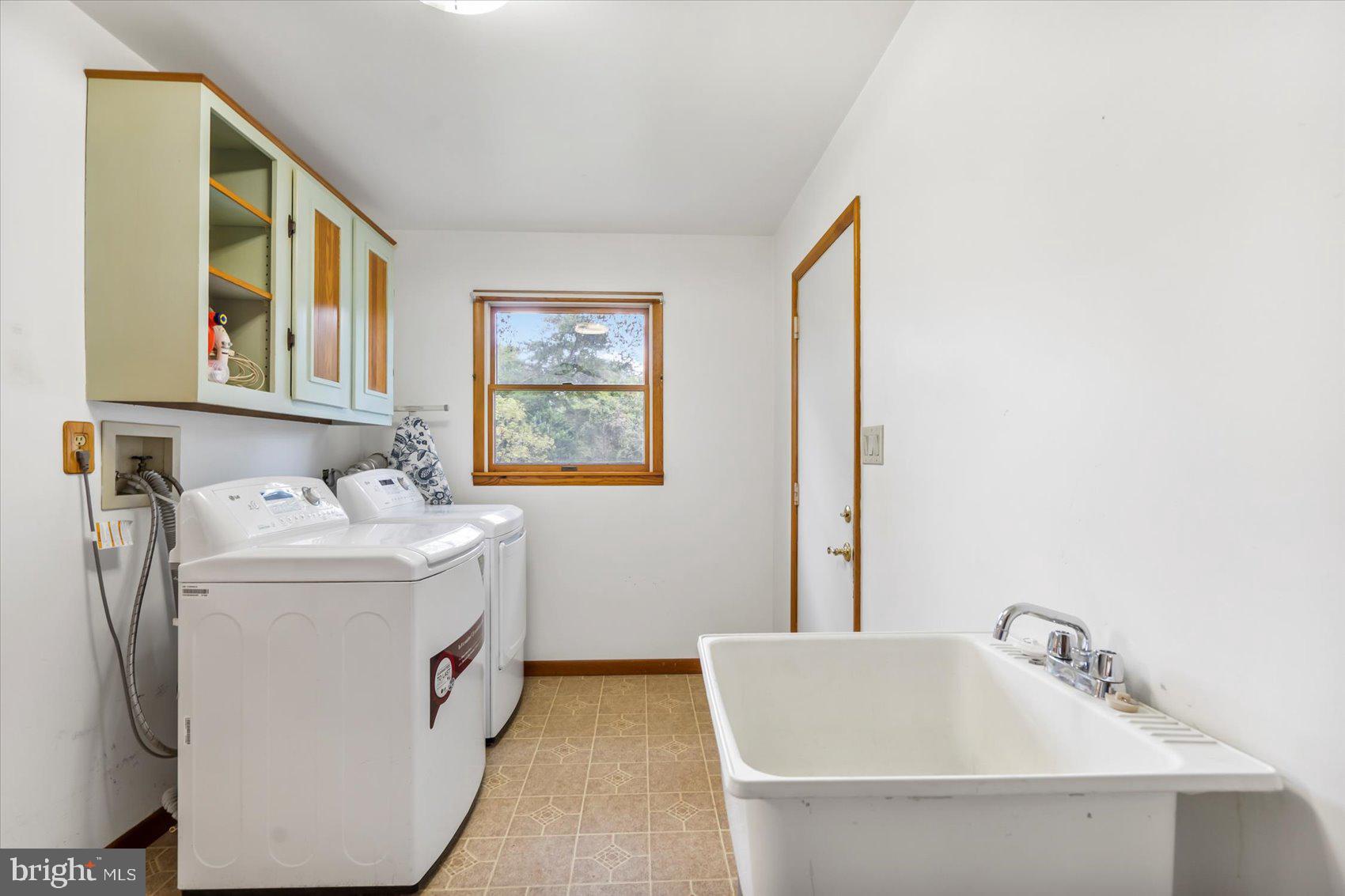 ELMHURST - Residential