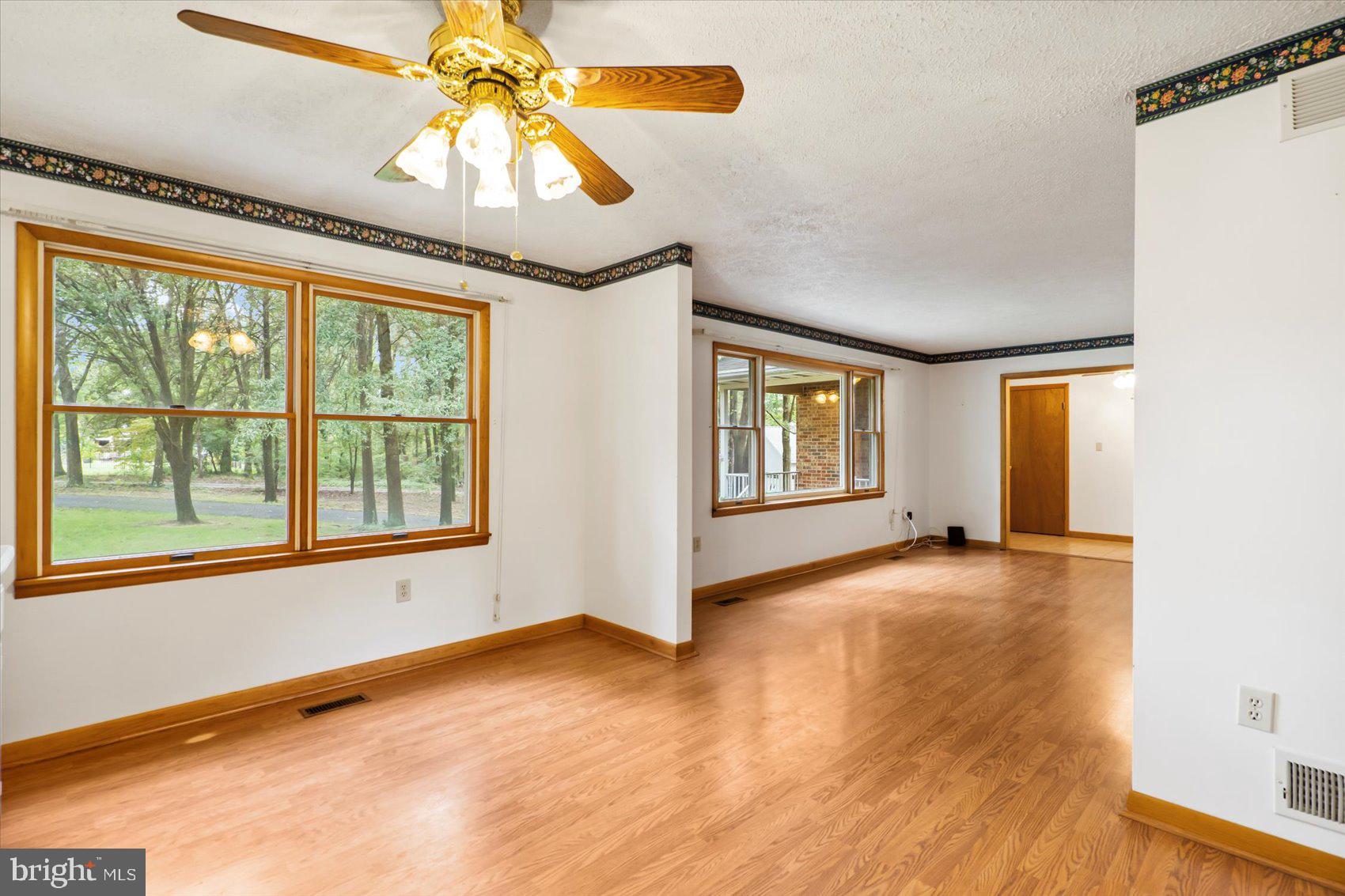 ELMHURST - Residential