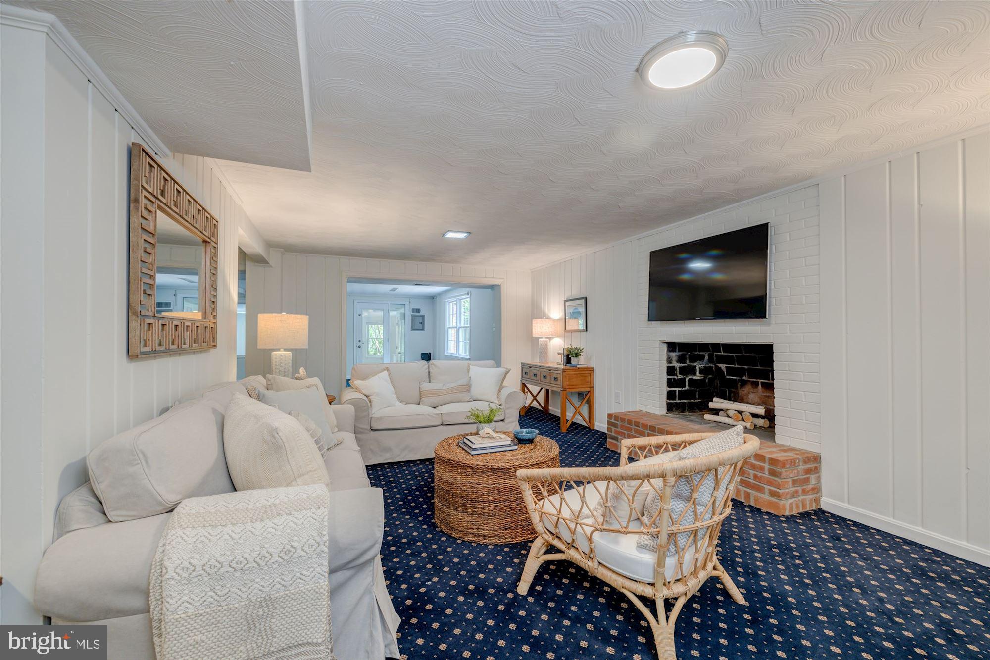 CHEVY CHASE - Residential