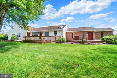 315 700 ROAD NEW OXFORD PA 17350