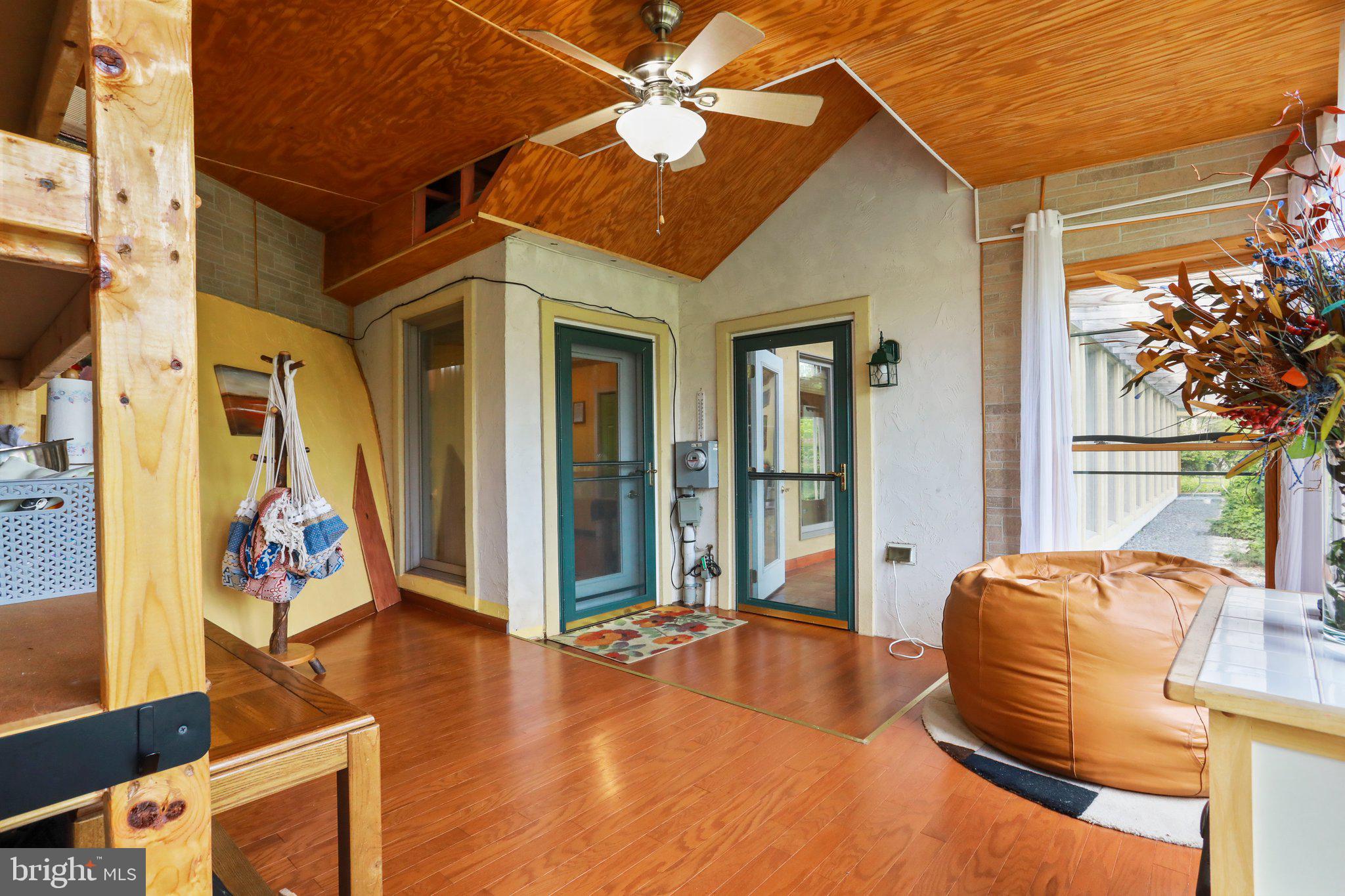 RIVERSIDE ACRES - Residential