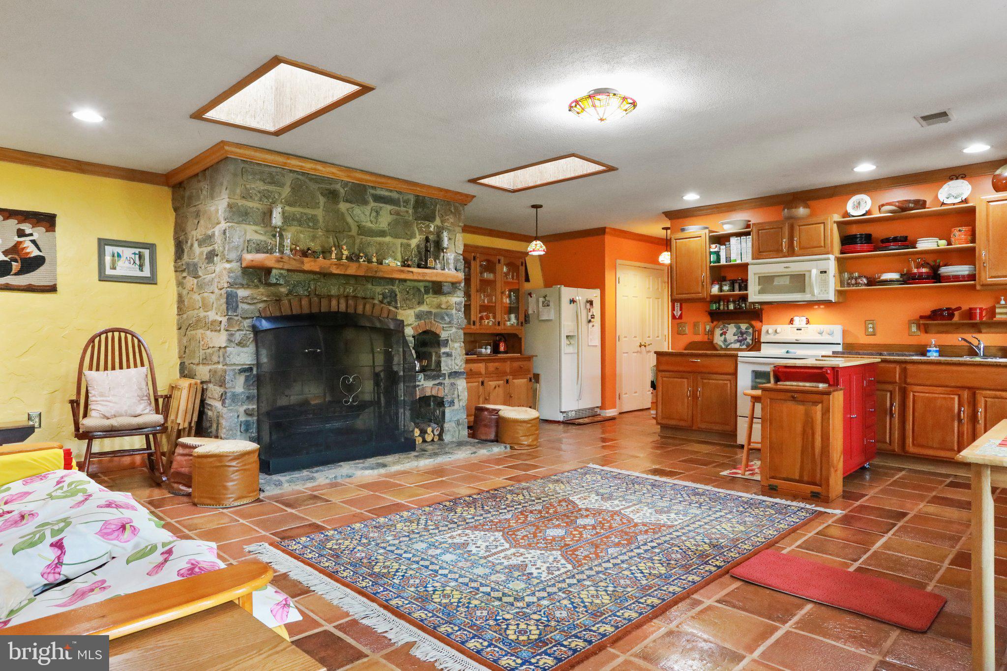 RIVERSIDE ACRES - Residential