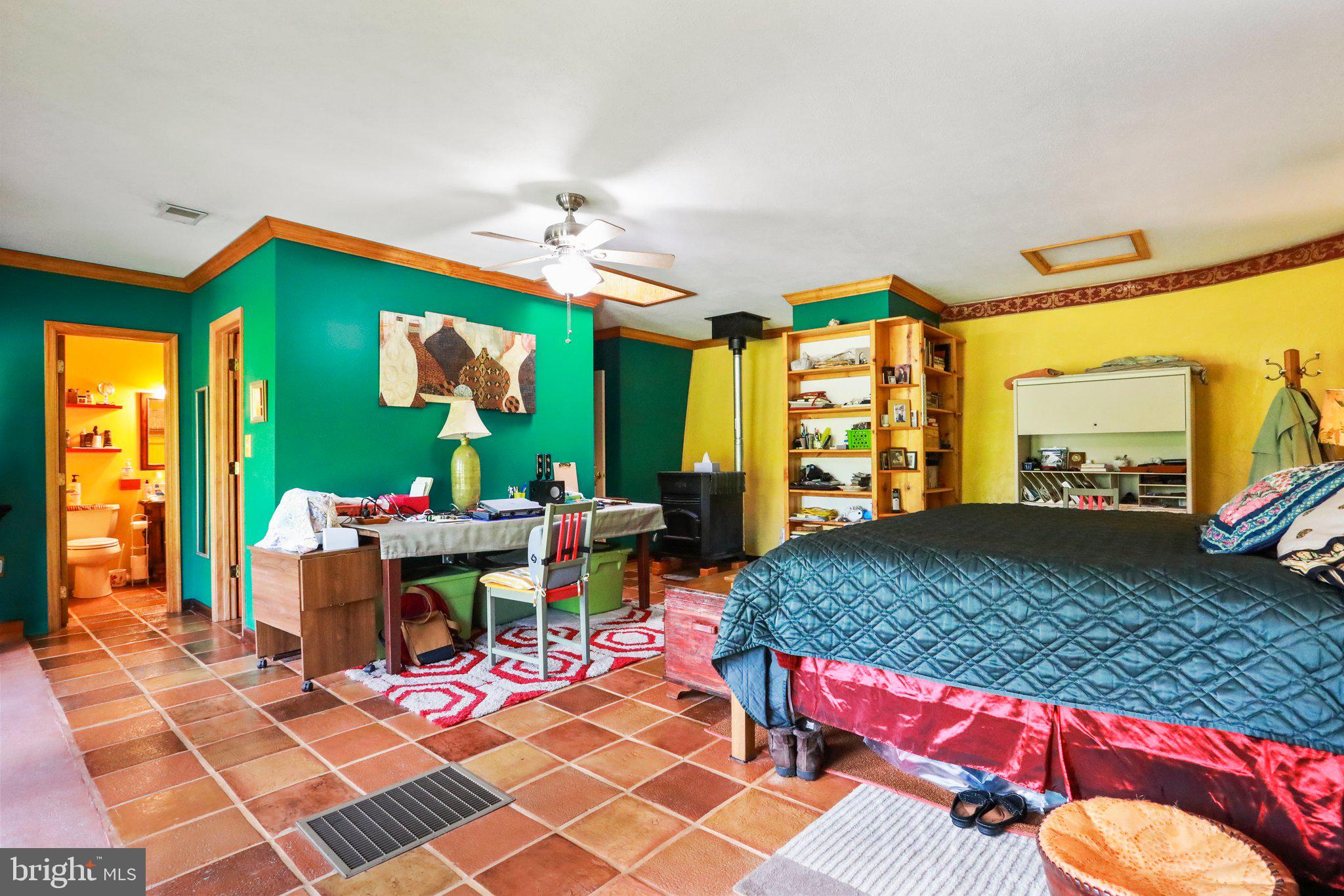 RIVERSIDE ACRES - Residential