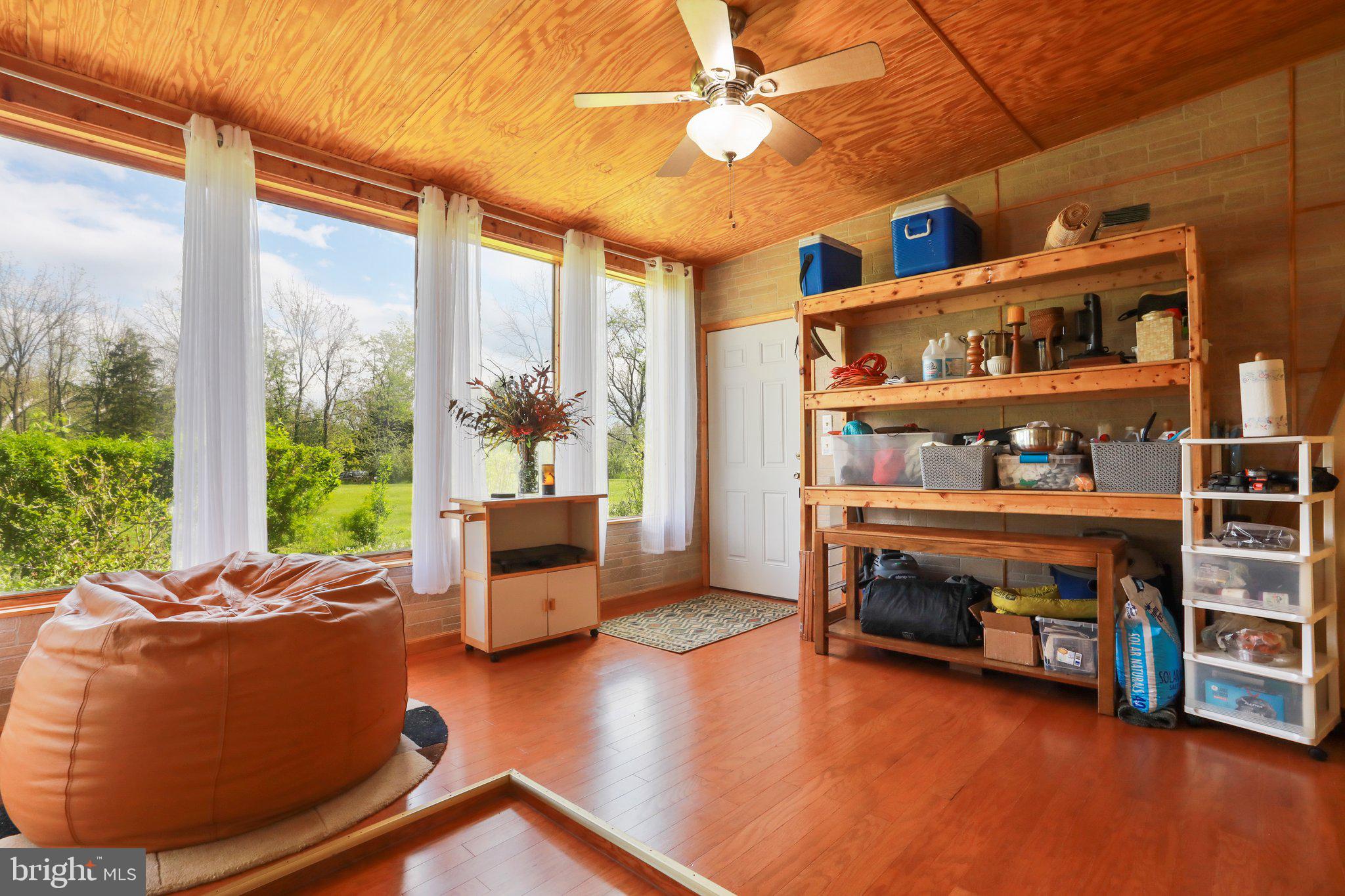 RIVERSIDE ACRES - Residential